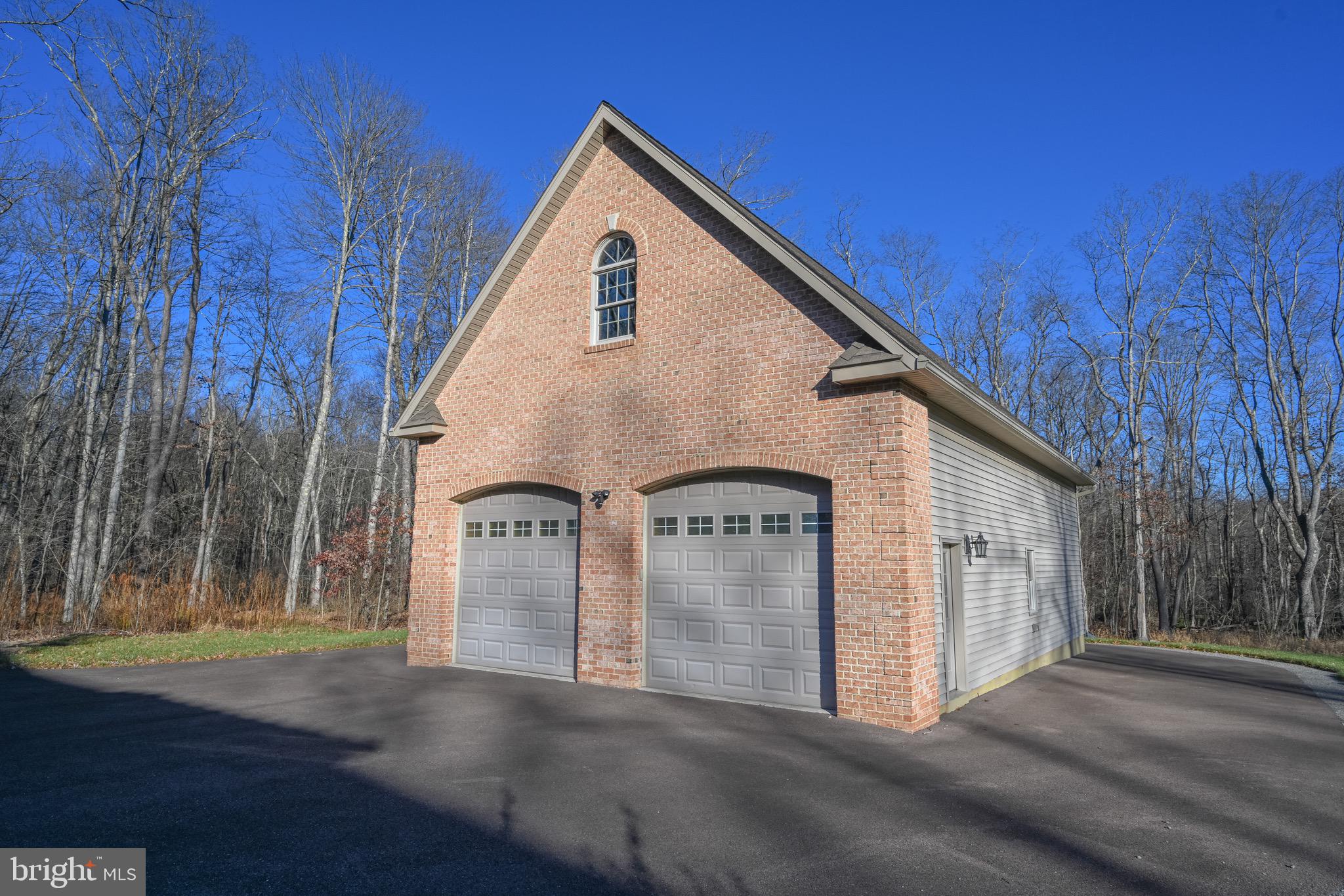 MOUNTAIN LAKE PARK - Residential