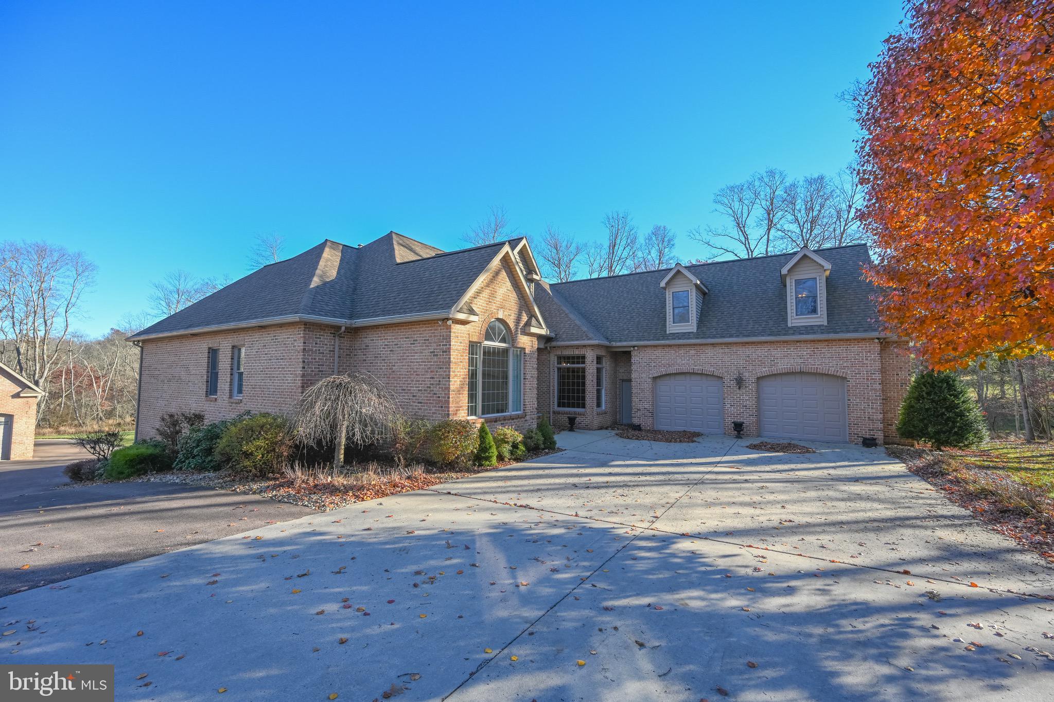 MOUNTAIN LAKE PARK - Residential