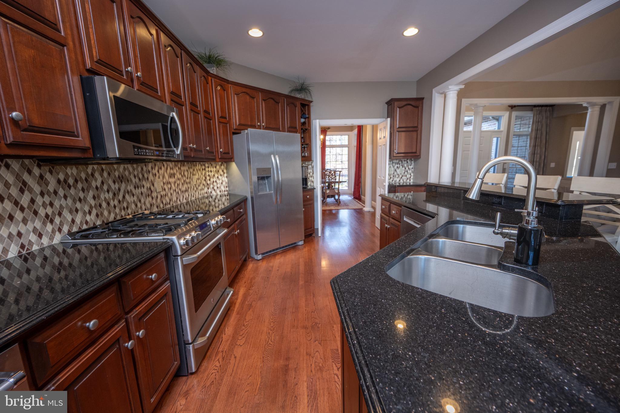 MOUNTAIN LAKE PARK - Residential