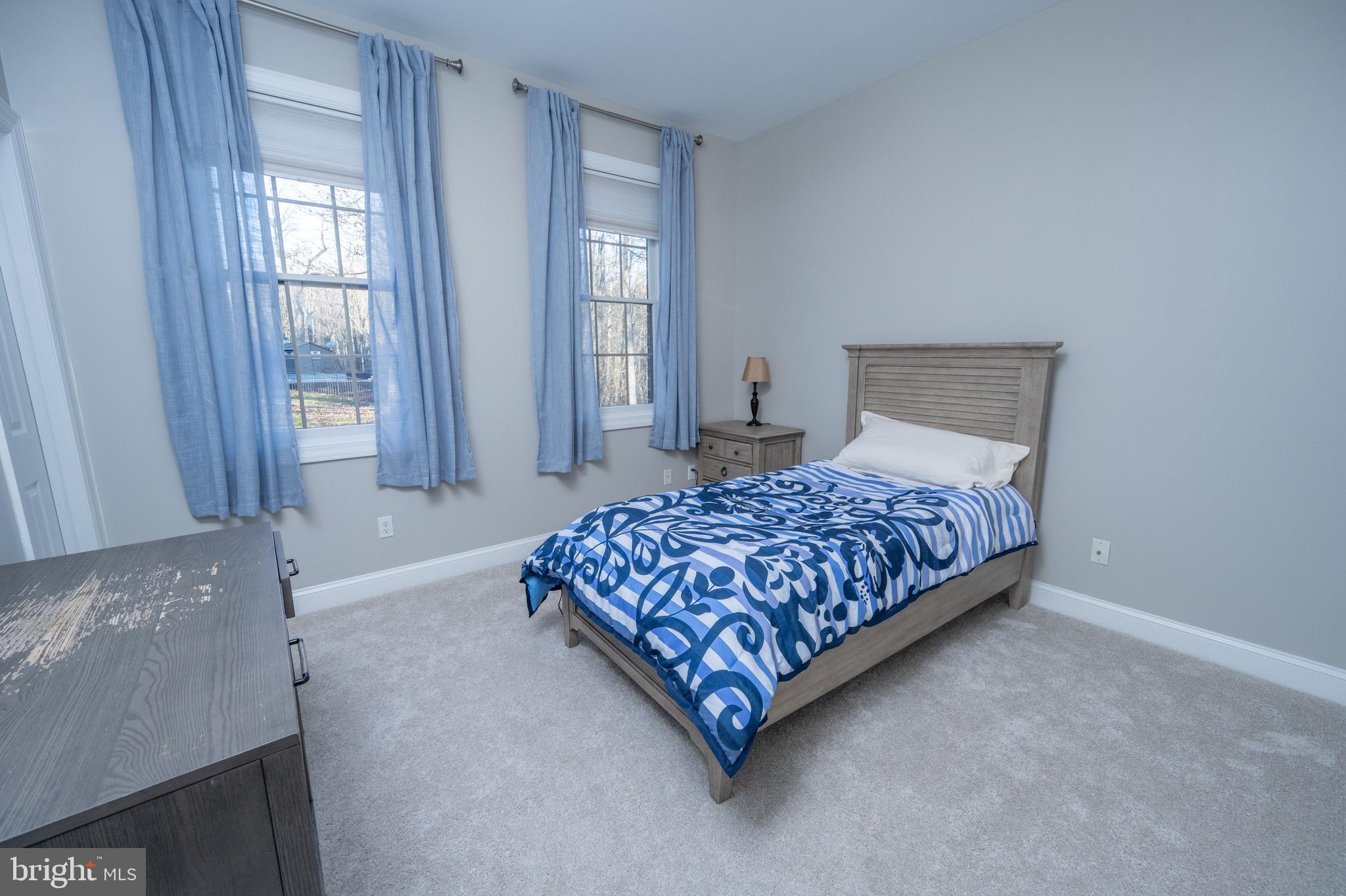 MOUNTAIN LAKE PARK - Residential