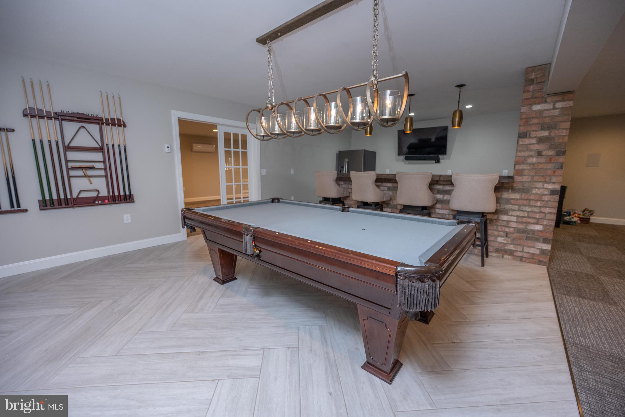 MOUNTAIN LAKE PARK - Residential