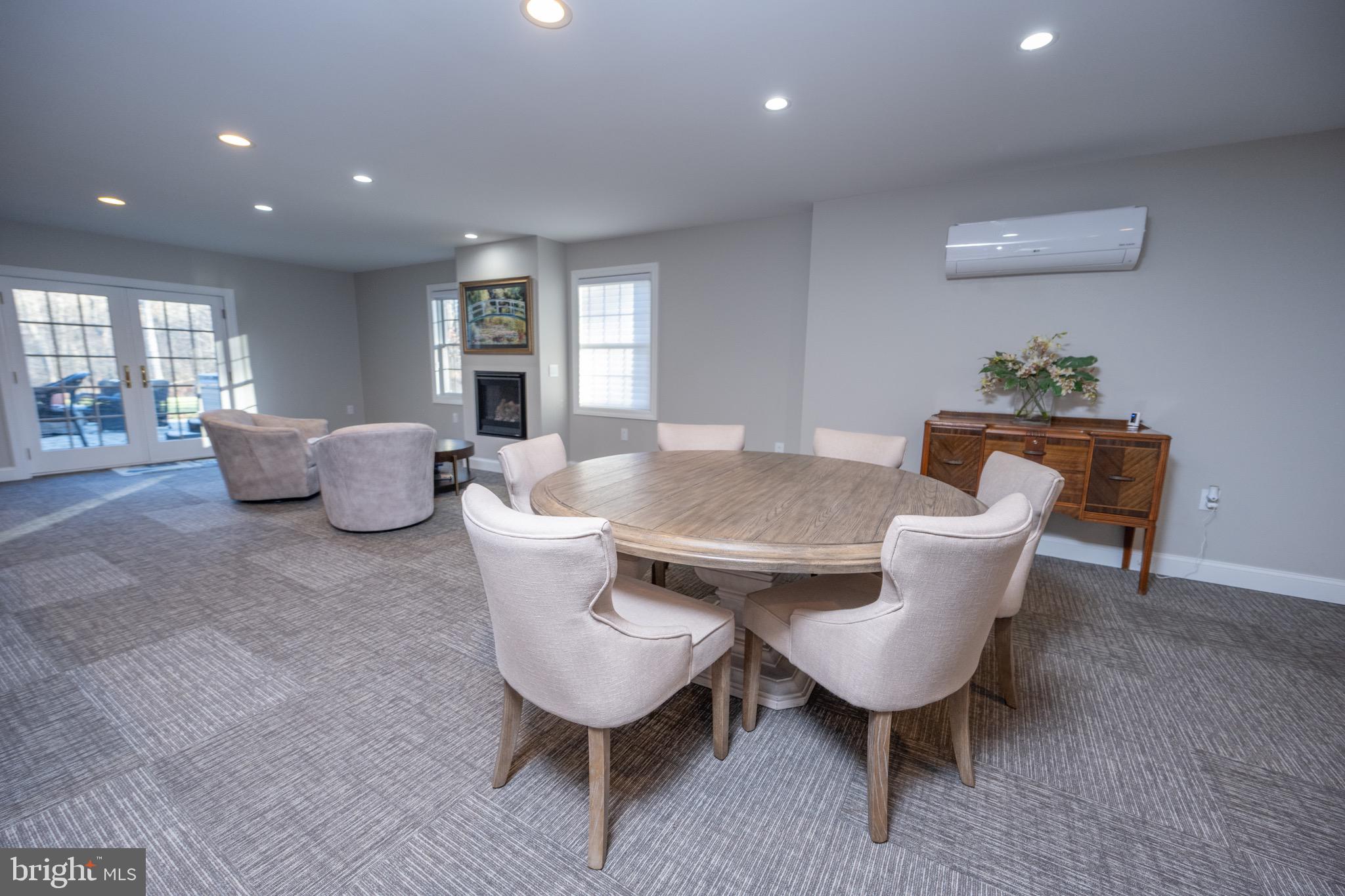 MOUNTAIN LAKE PARK - Residential