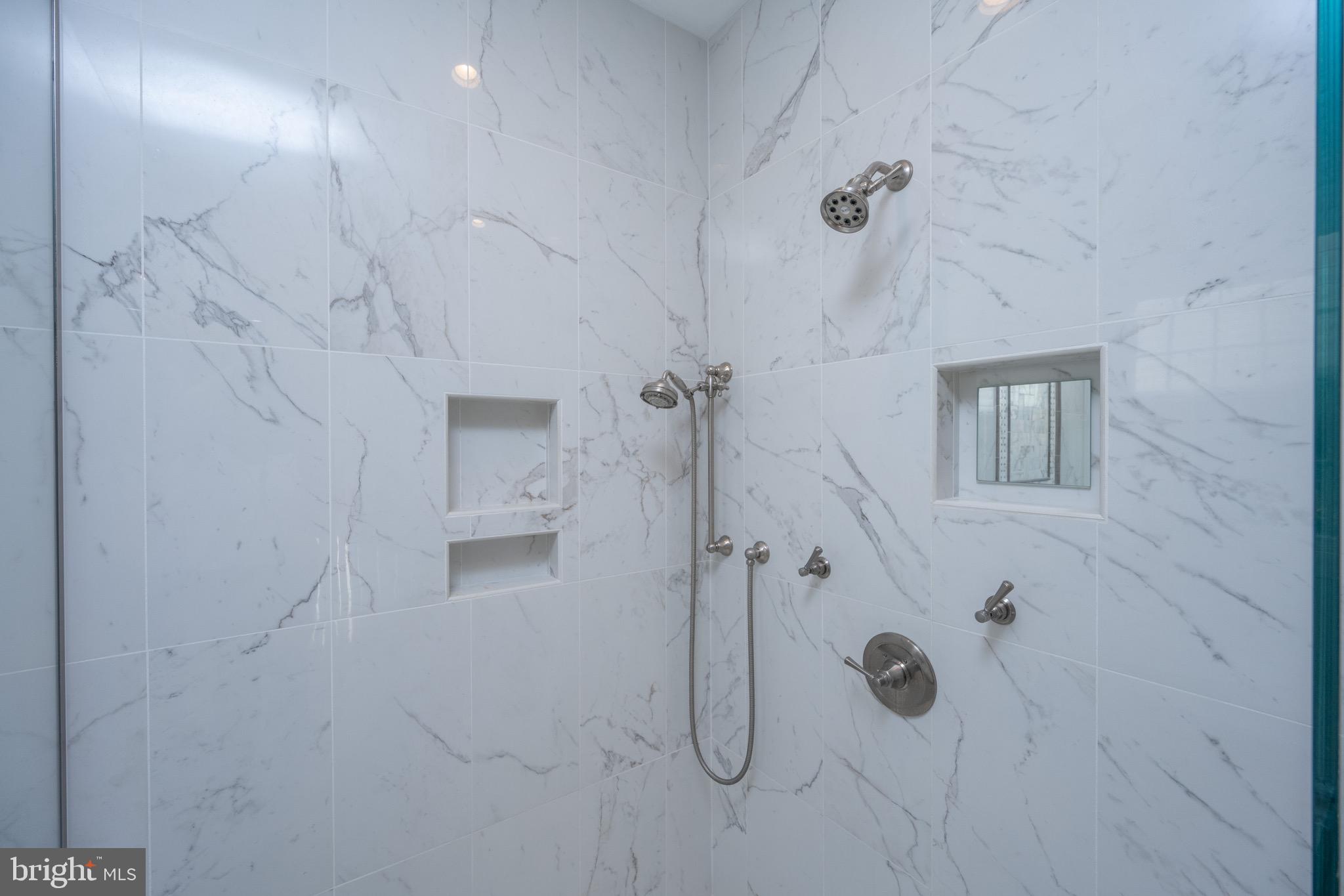 MOUNTAIN LAKE PARK - Residential