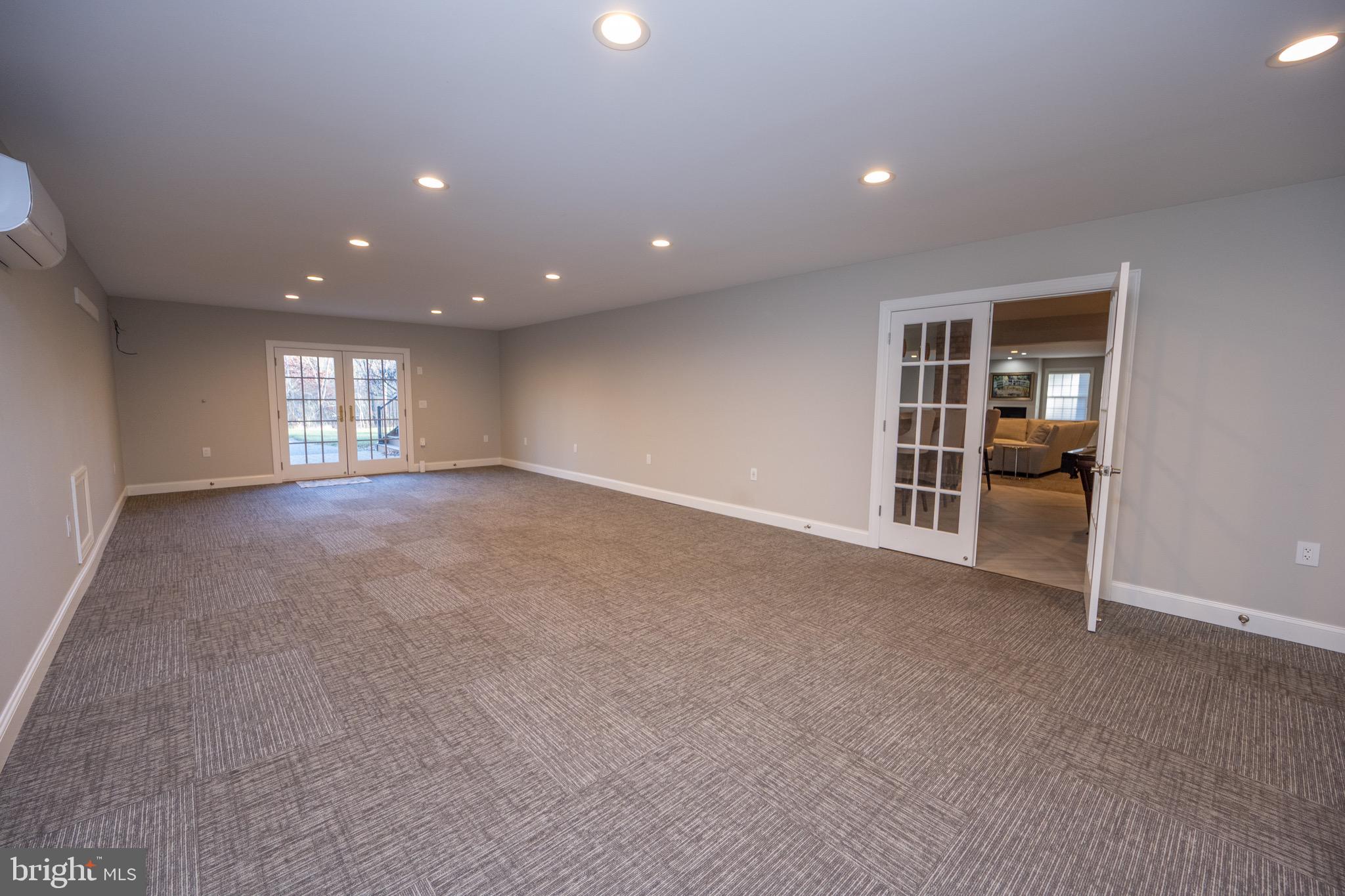 MOUNTAIN LAKE PARK - Residential