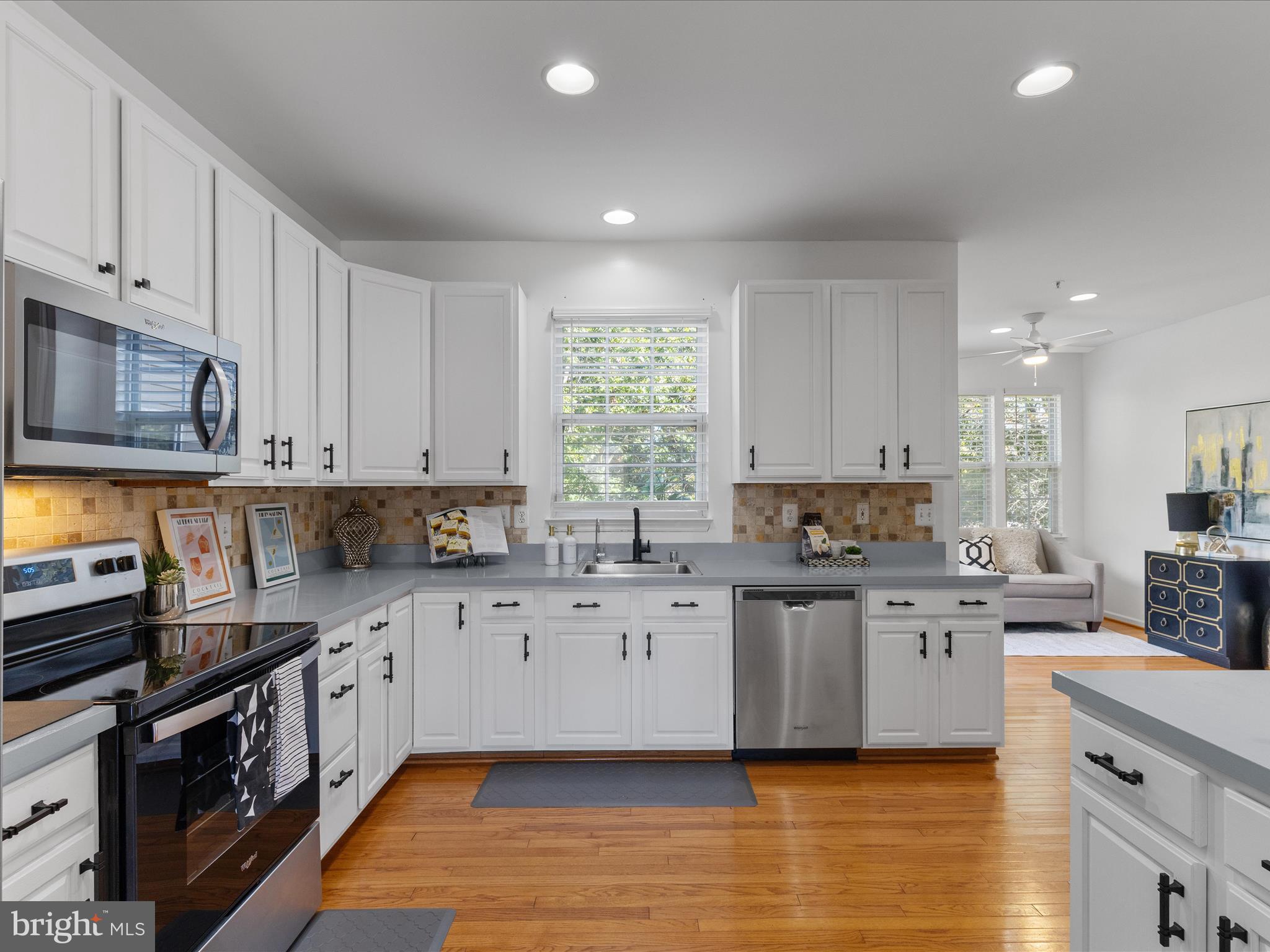 THE LANDINGS AT RIVER OAKS - Residential