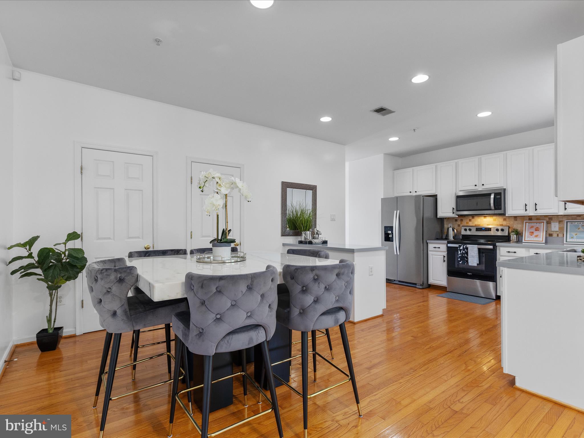 THE LANDINGS AT RIVER OAKS - Residential