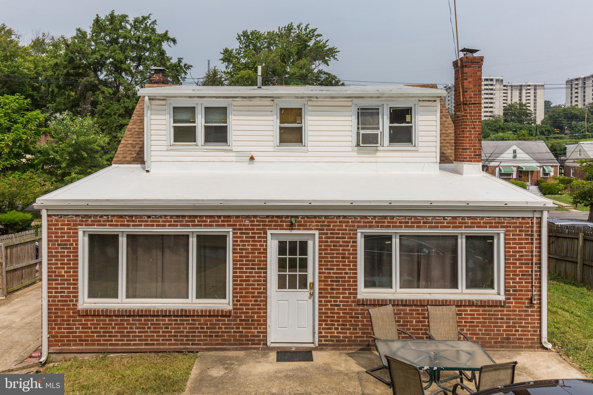 HAMPSHIRE KNOLLS - Residential