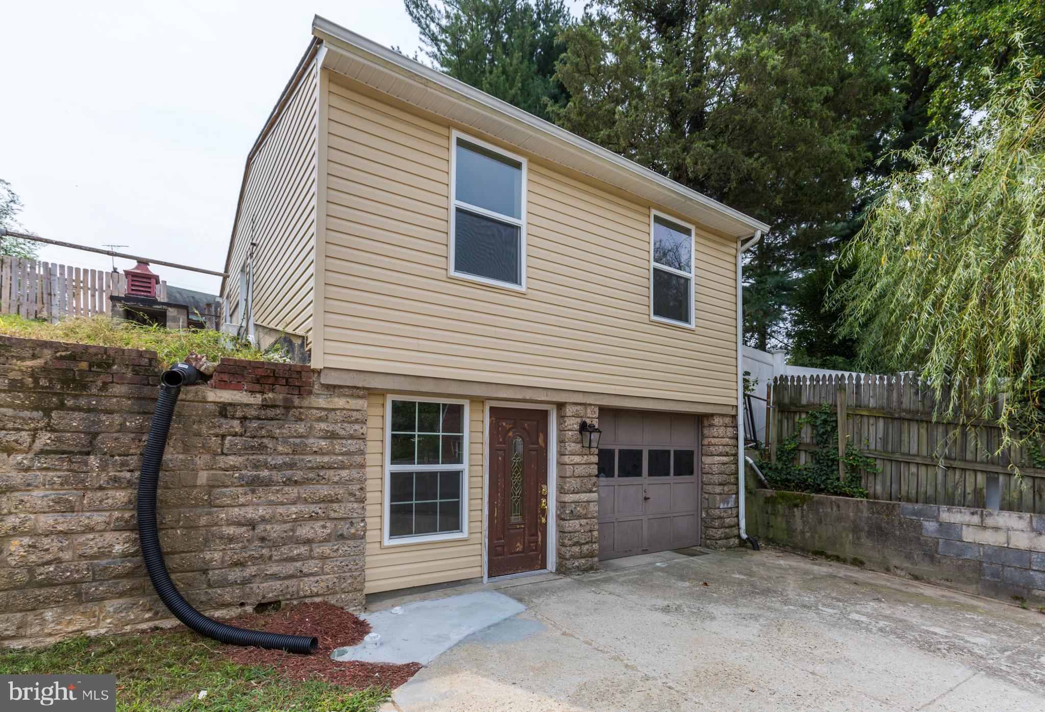 HAMPSHIRE KNOLLS - Residential