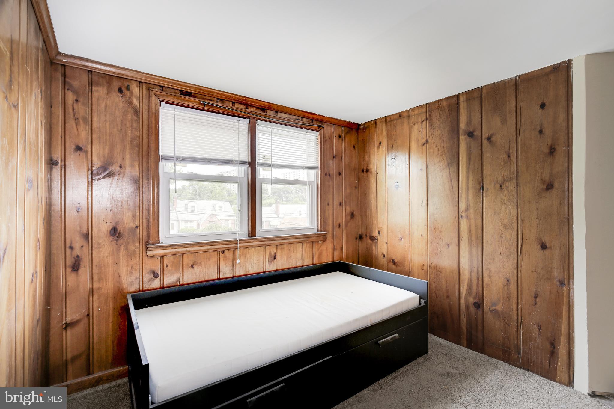 HAMPSHIRE KNOLLS - Residential