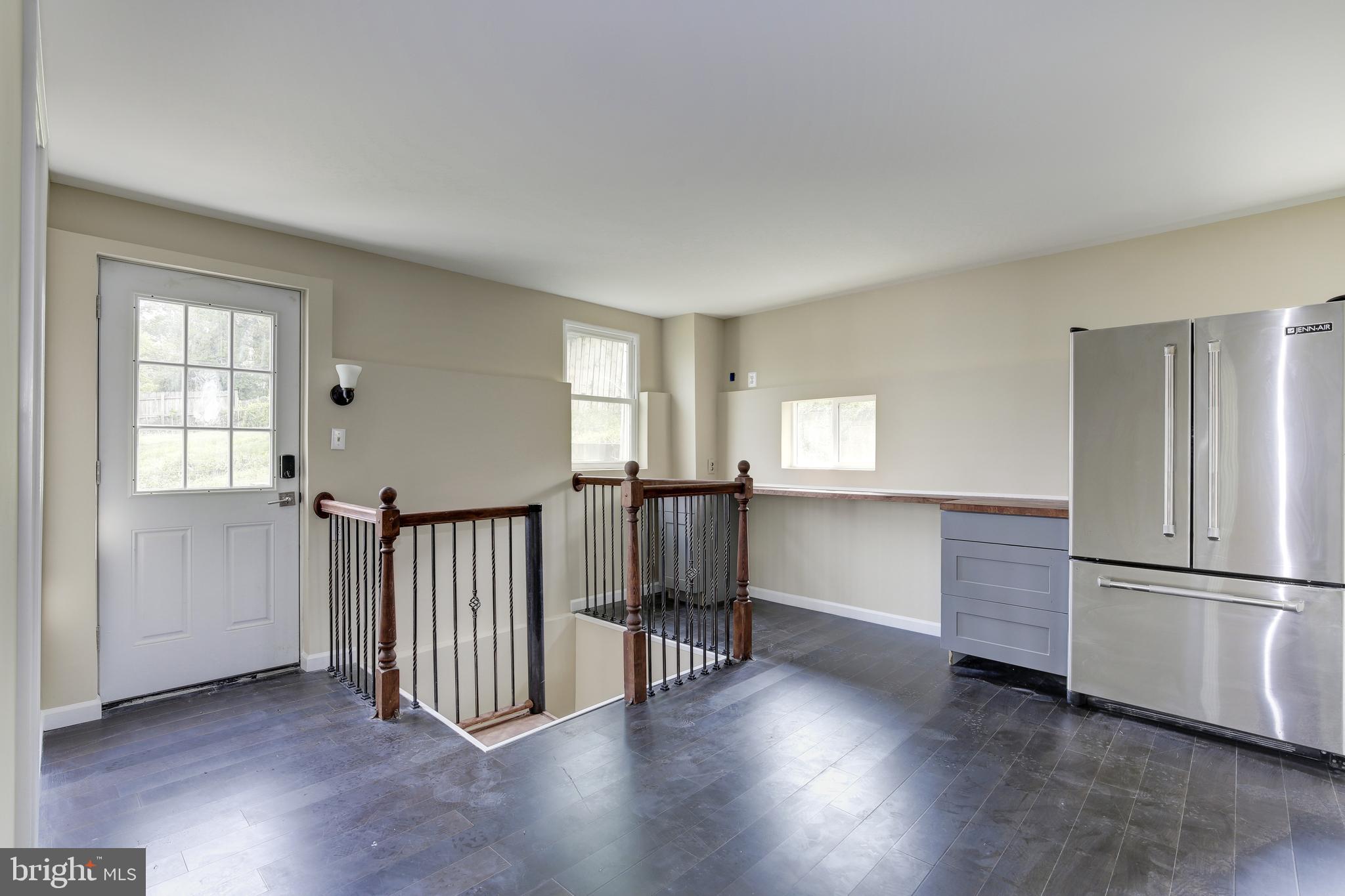 HAMPSHIRE KNOLLS - Residential