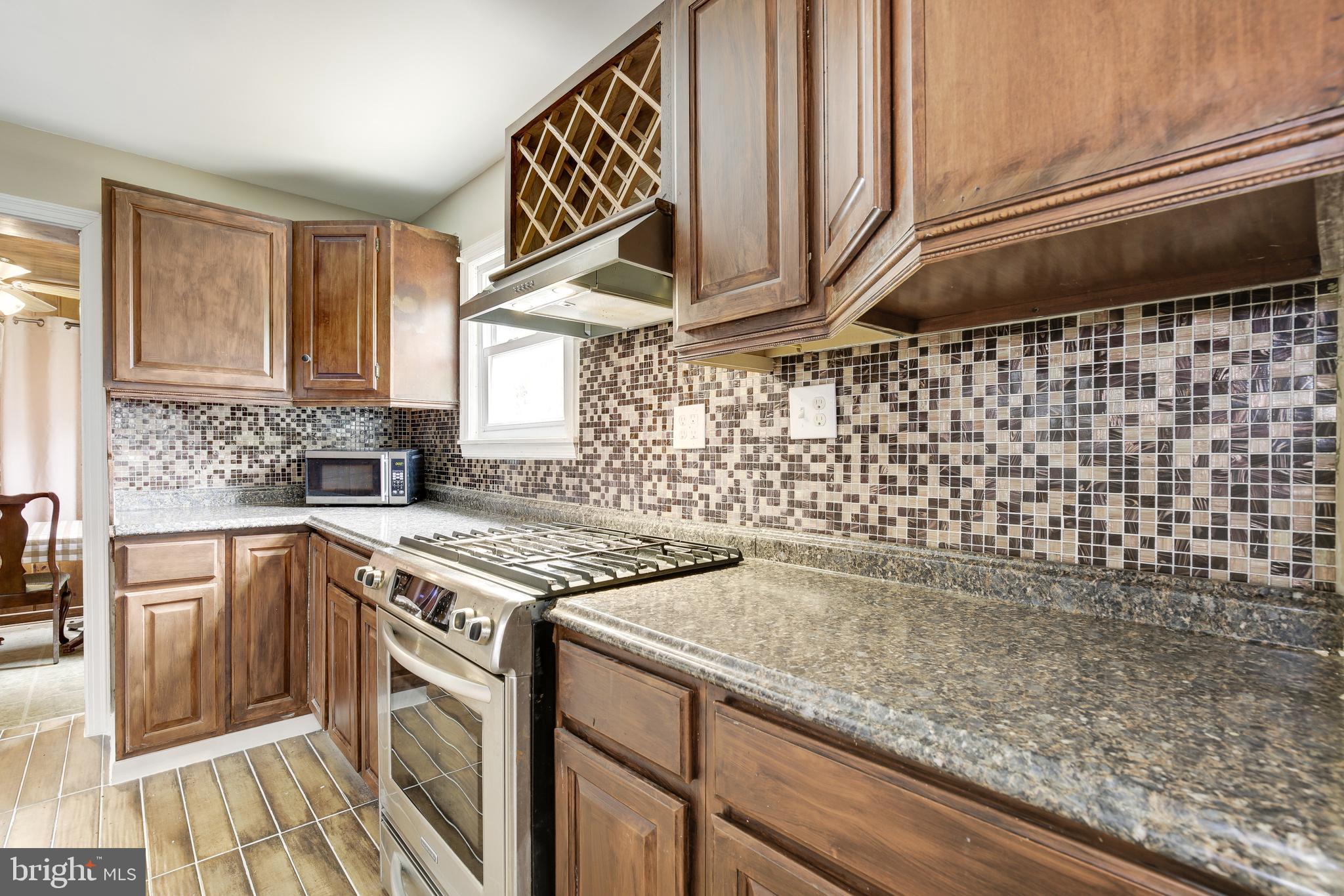 HAMPSHIRE KNOLLS - Residential