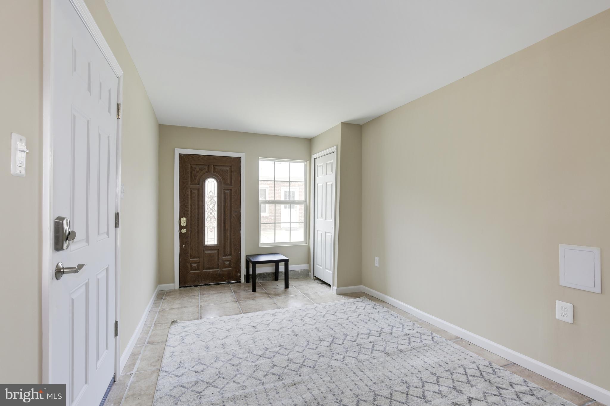 HAMPSHIRE KNOLLS - Residential