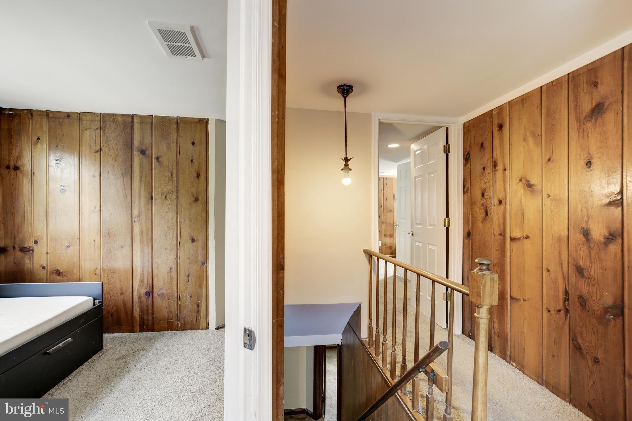 HAMPSHIRE KNOLLS - Residential