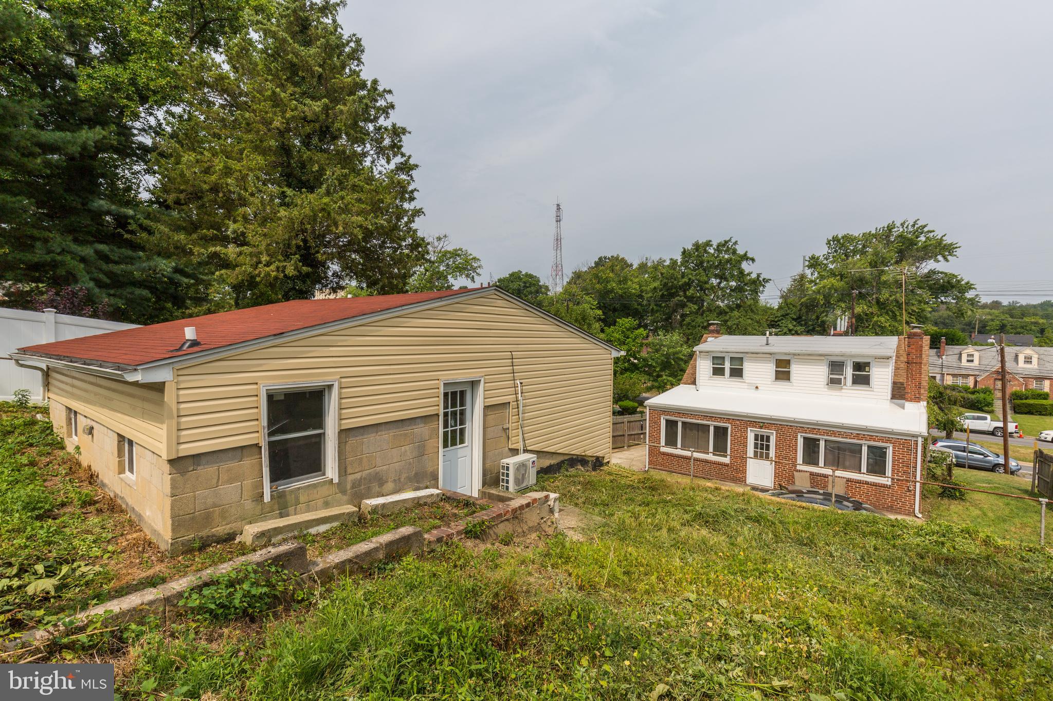 HAMPSHIRE KNOLLS - Residential
