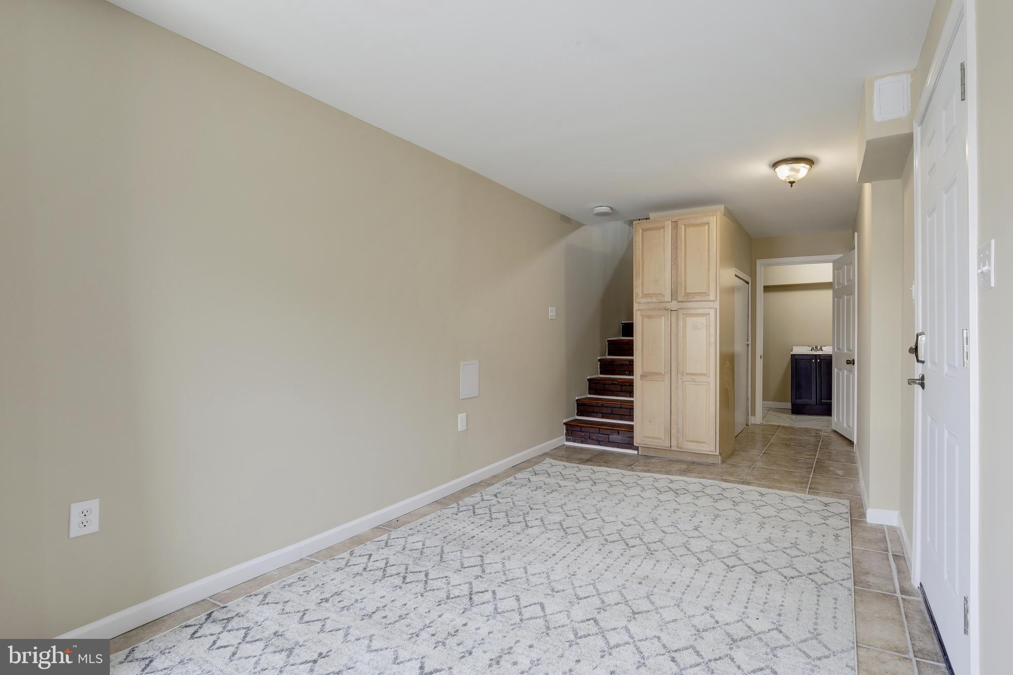 HAMPSHIRE KNOLLS - Residential