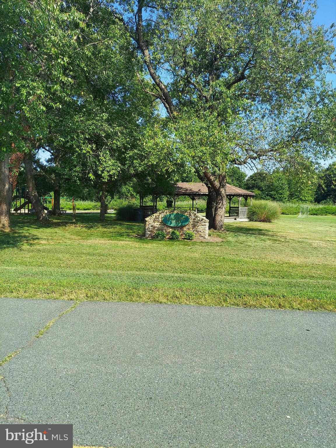 QUEEN ANNE COLONY - Land