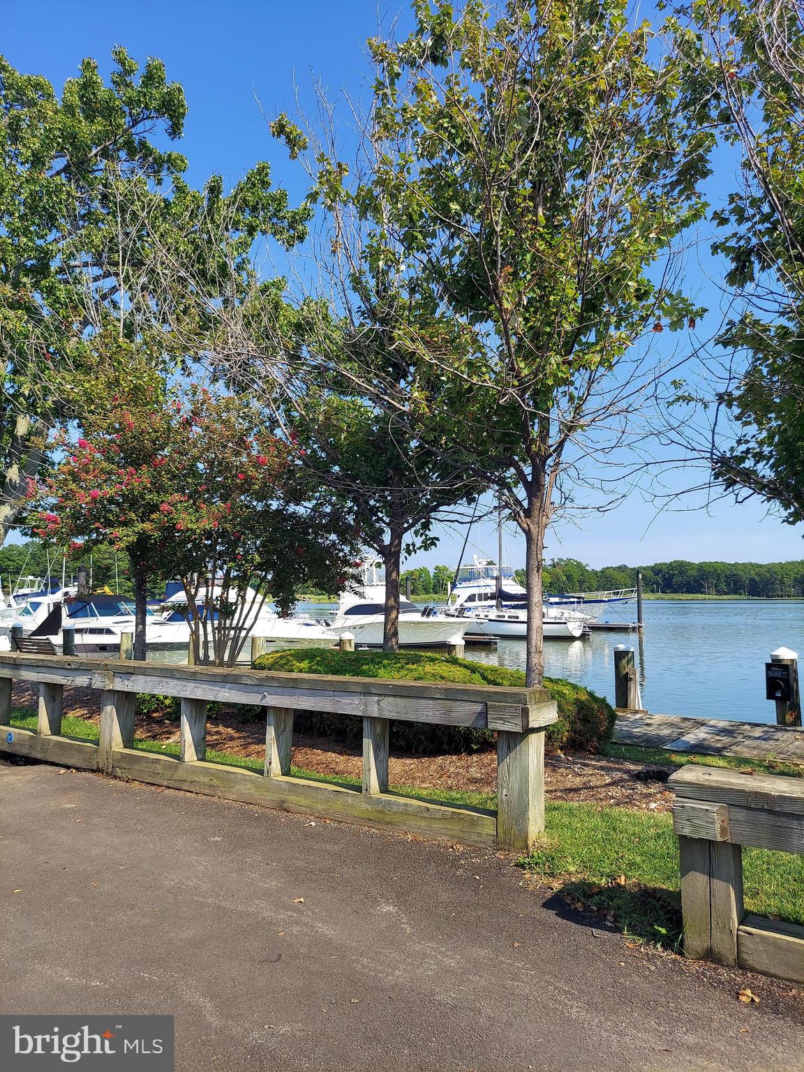 QUEEN ANNE COLONY - Land