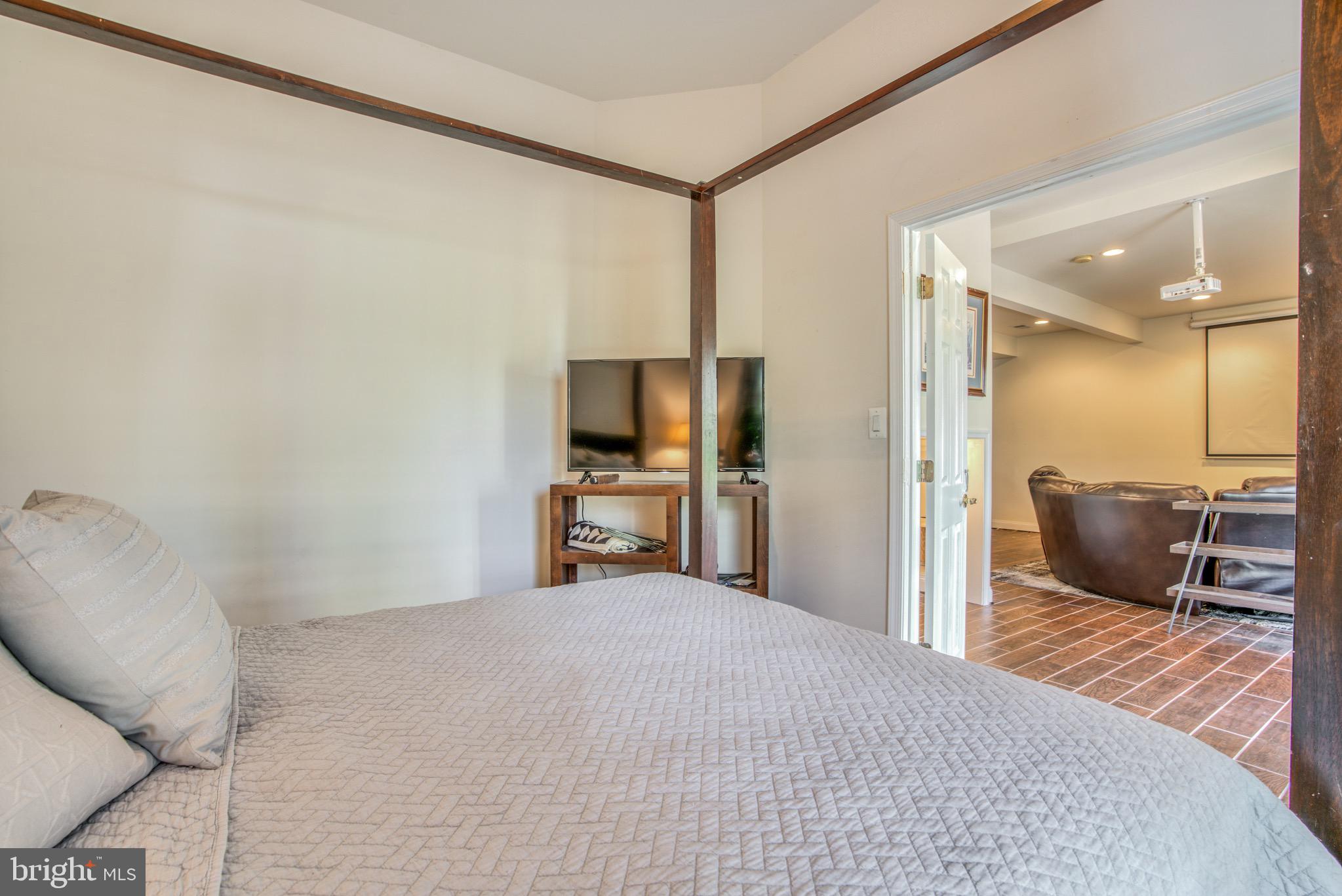 FALLSTON CROSSING - Residential