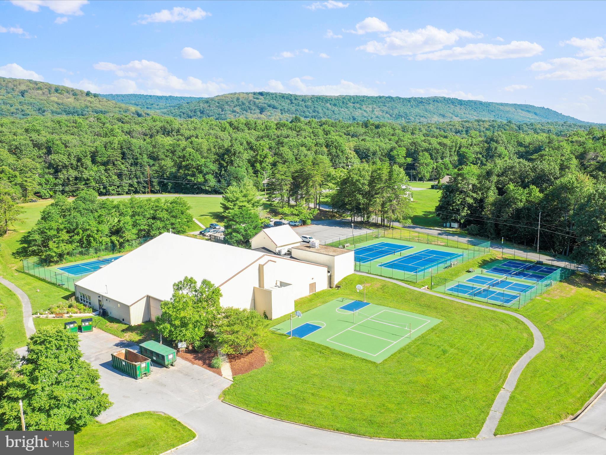 THE WOODS - Residential