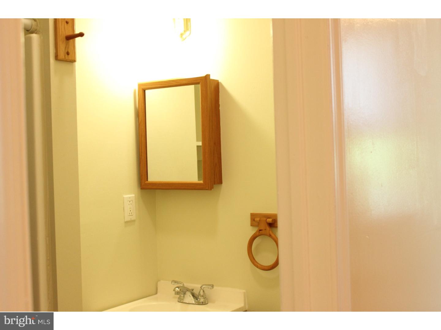 PHILADELPHIA (NORTH) - Residential Lease
