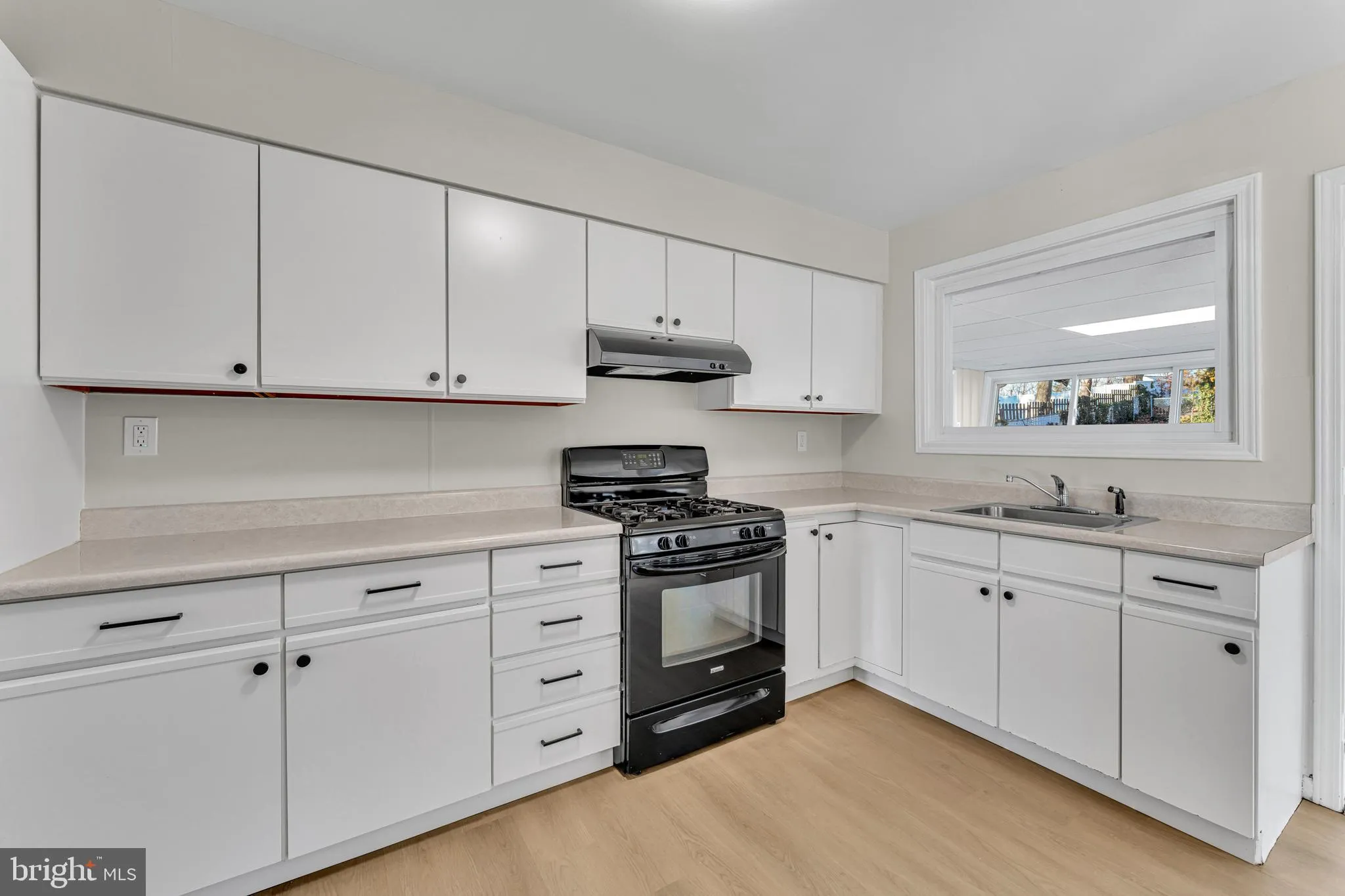 Cherry Hill, New Jersey 08034, United States, 3 Bedrooms Bedrooms, ,1 BathroomBathrooms,Residential,Active,251710