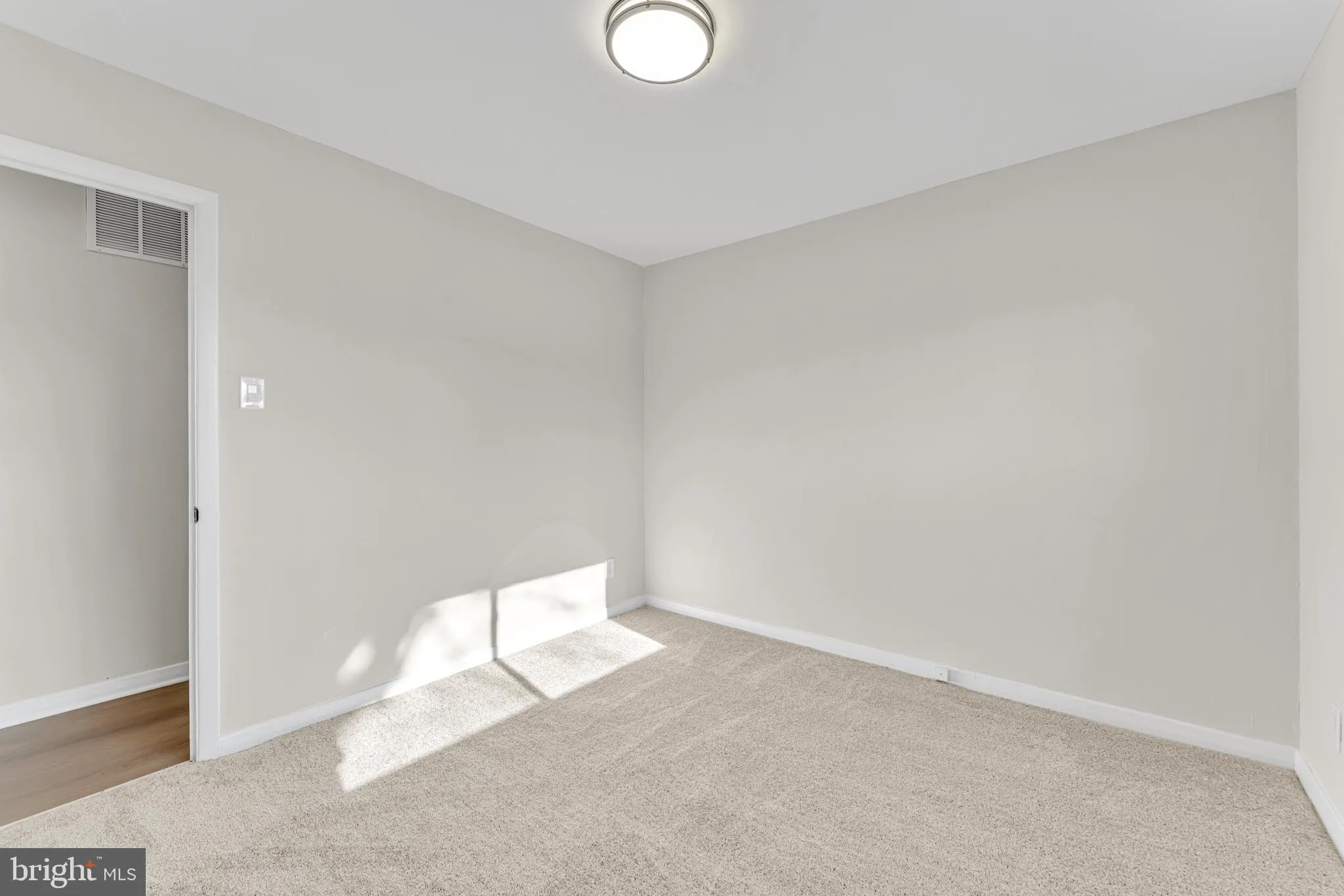 Cherry Hill, New Jersey 08034, United States, 3 Bedrooms Bedrooms, ,1 BathroomBathrooms,Residential,Active,251710