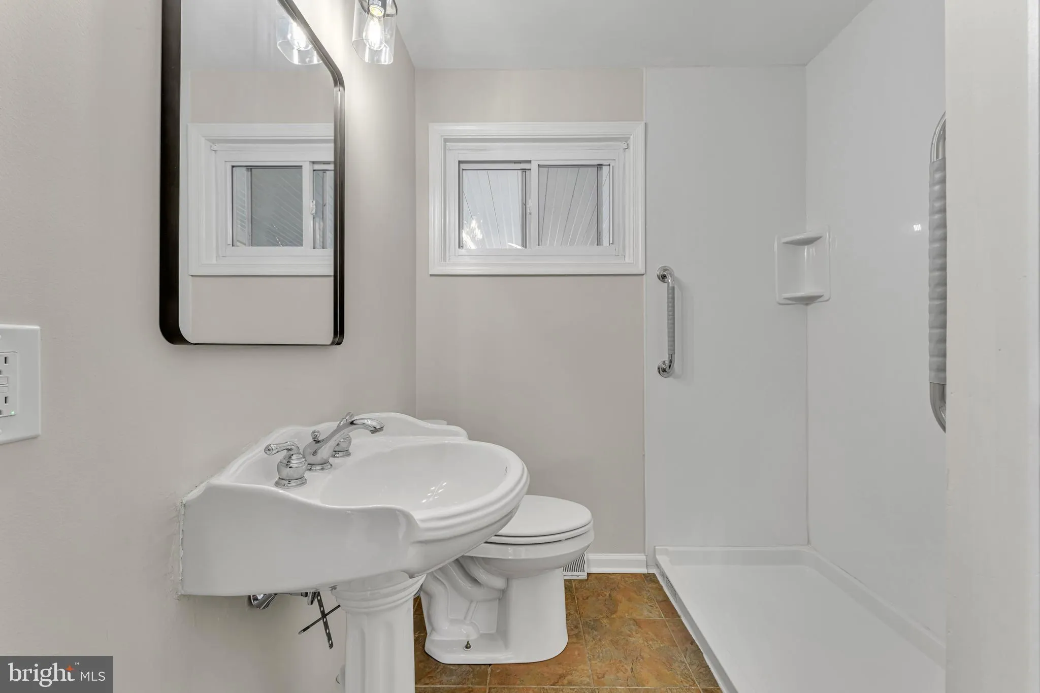 Cherry Hill, New Jersey 08034, United States, 3 Bedrooms Bedrooms, ,1 BathroomBathrooms,Residential,Active,251710