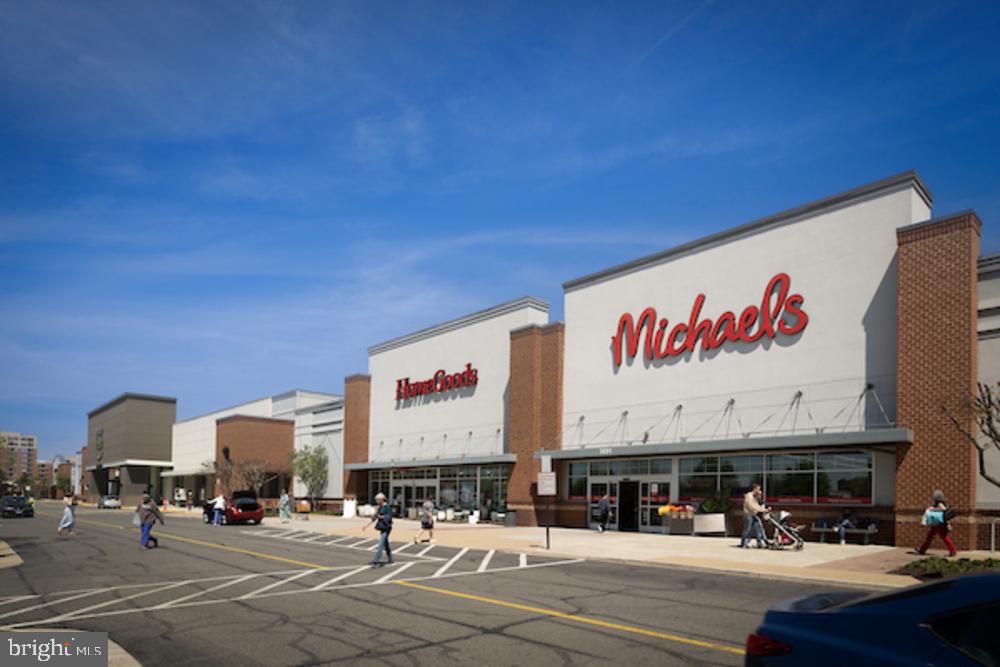 THE PRESTON - Residential