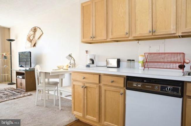 PROMENADE TOWERS - Residential