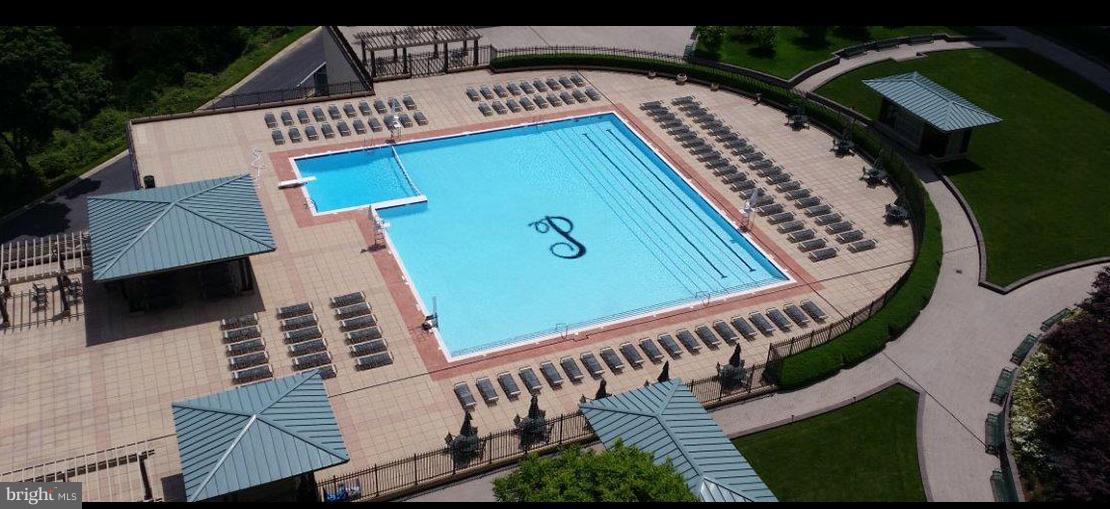 PROMENADE TOWERS - Residential