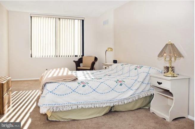 PROMENADE TOWERS - Residential