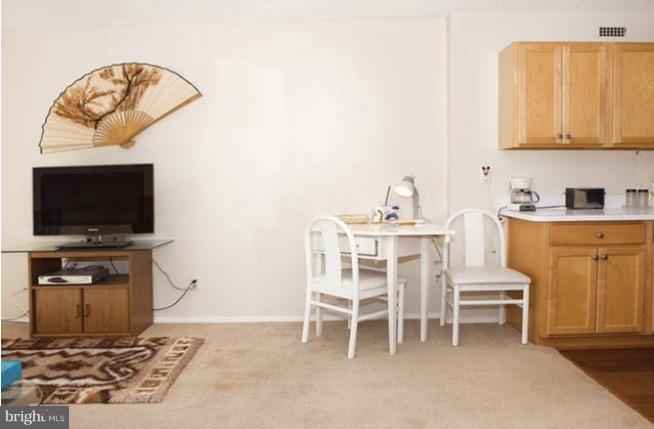 PROMENADE TOWERS - Residential