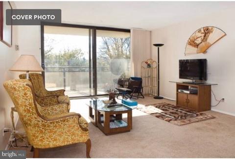 PROMENADE TOWERS - Residential