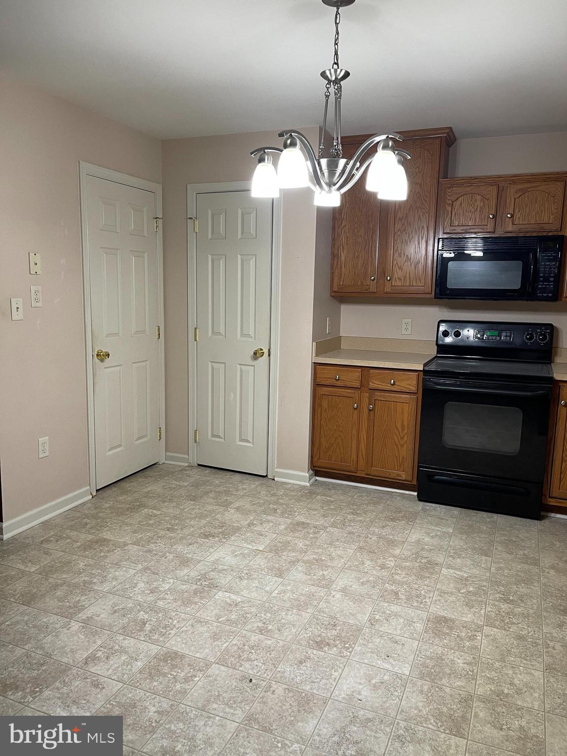 865 THOMAS ARMOR DRIVE
