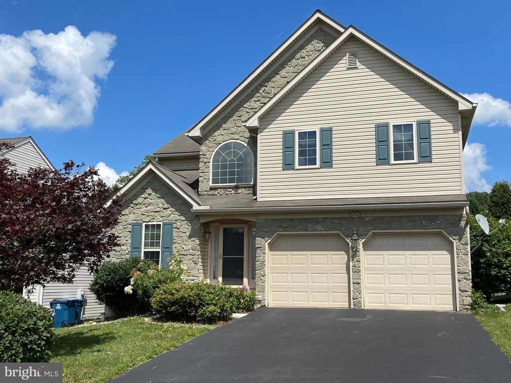 Photo of 865 Thomas Armor Drive, WINDSOR, PA 17366 (MLS # PAYK2086468)