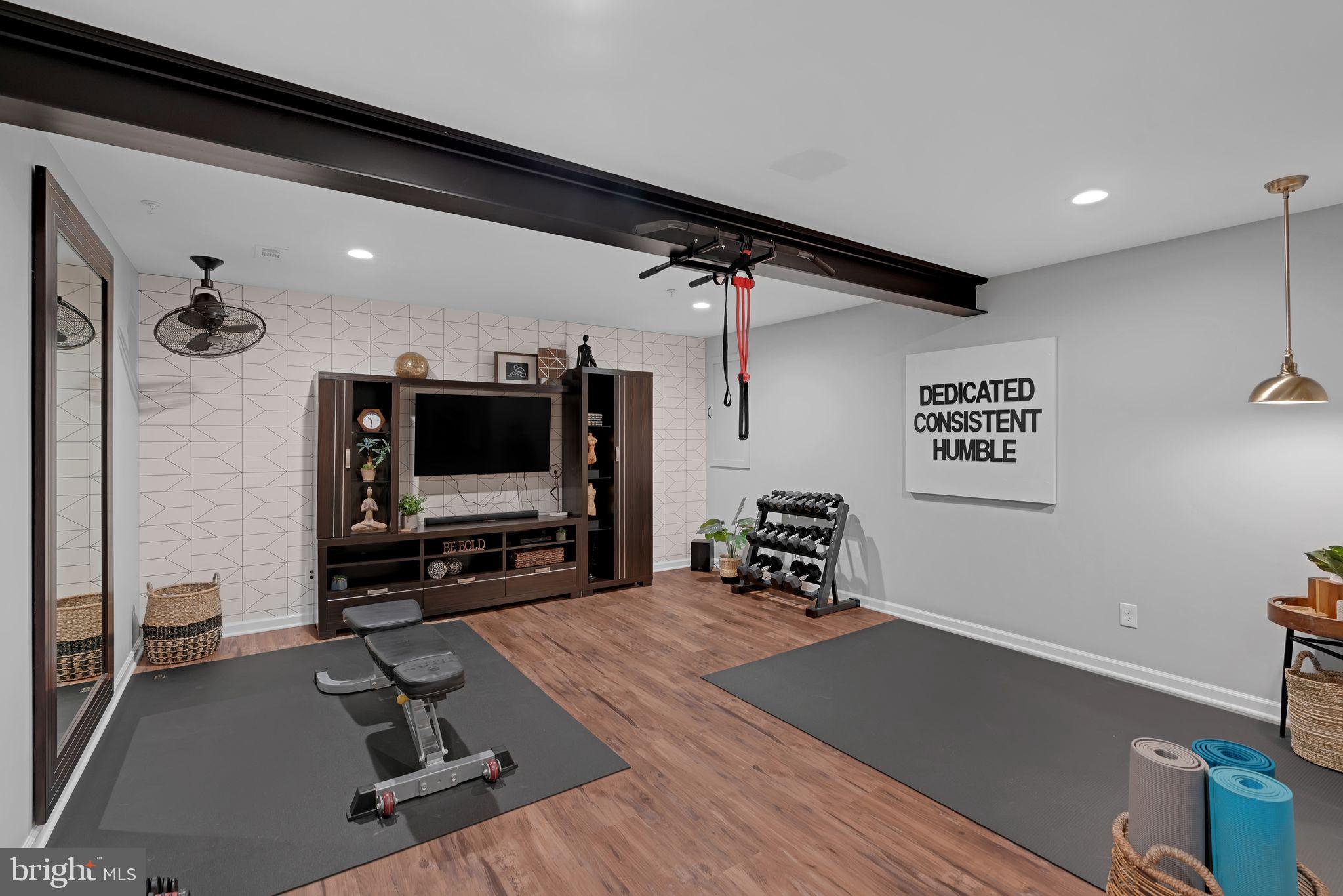 CREEKSIDE VILLAGE AT TANYARD SPRINGS - Residential Lease