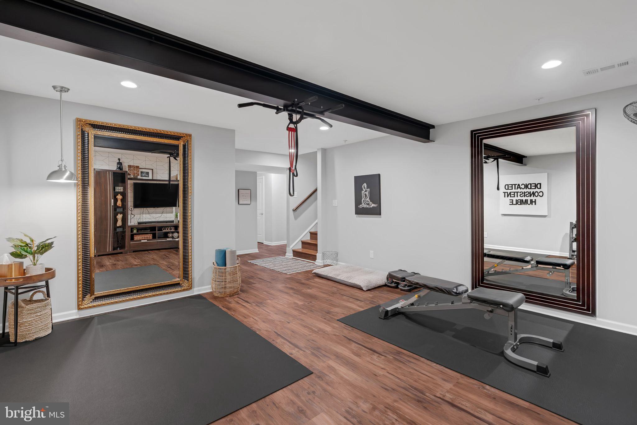 CREEKSIDE VILLAGE AT TANYARD SPRINGS - Residential Lease