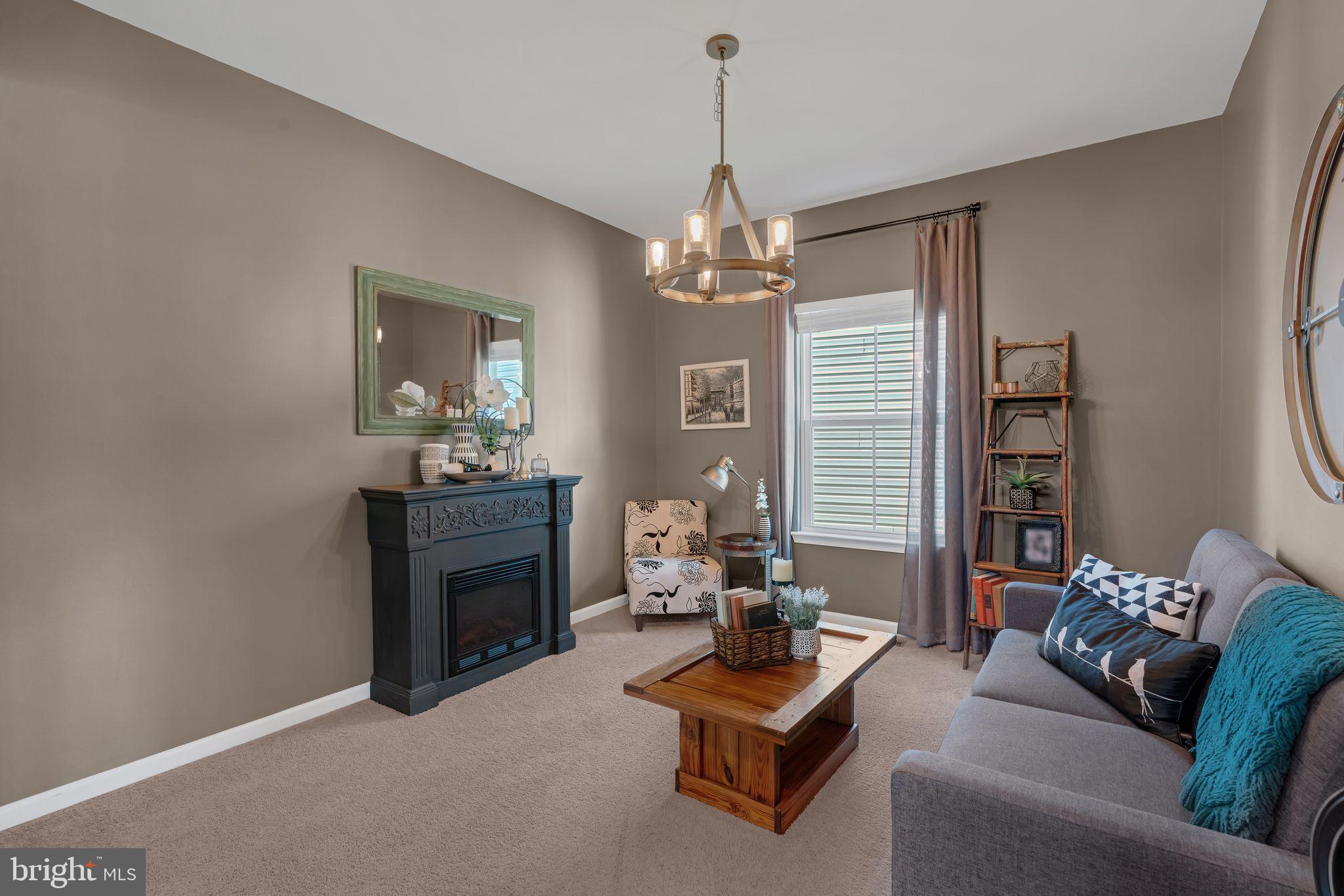 CREEKSIDE VILLAGE AT TANYARD SPRINGS - Residential Lease