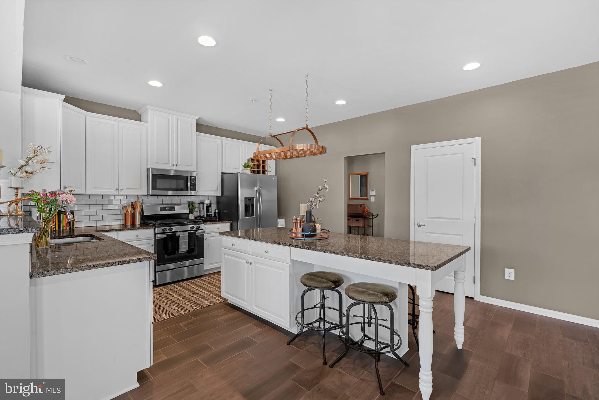 CREEKSIDE VILLAGE AT TANYARD SPRINGS - Residential Lease