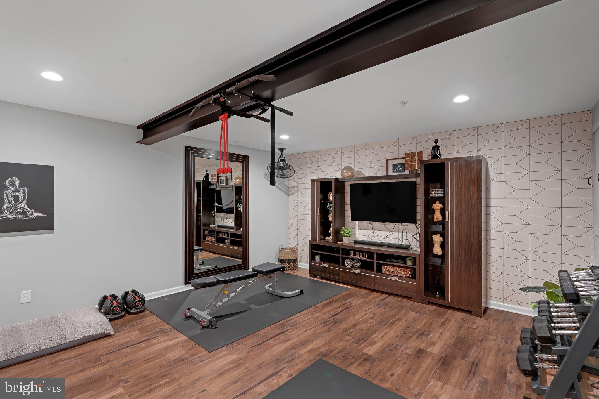 CREEKSIDE VILLAGE AT TANYARD SPRINGS - Residential Lease