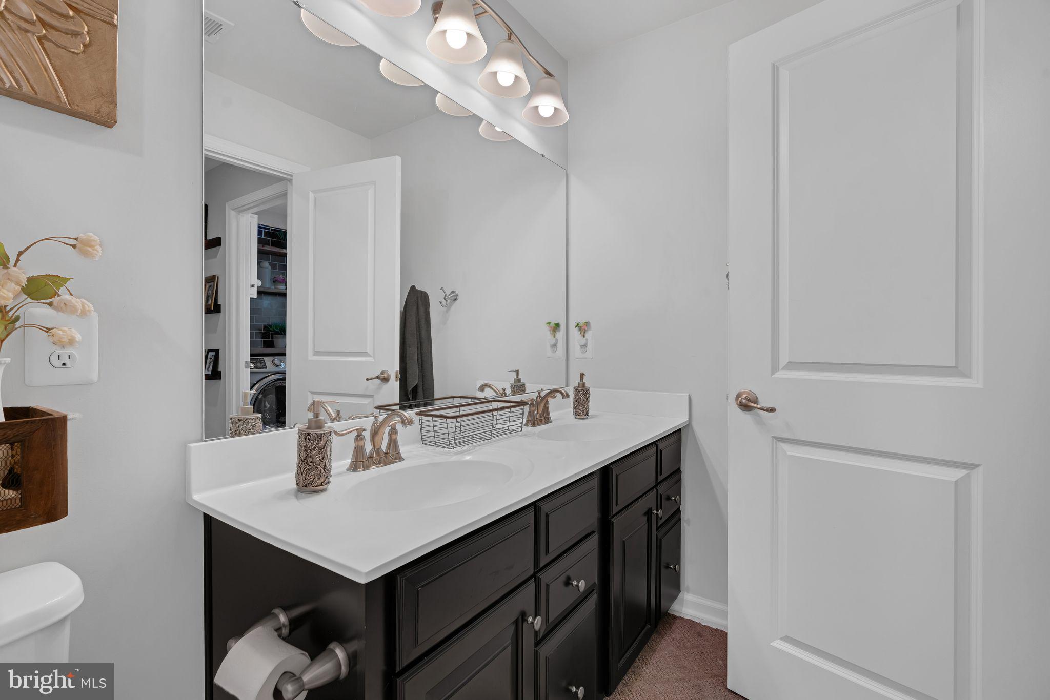 CREEKSIDE VILLAGE AT TANYARD SPRINGS - Residential Lease