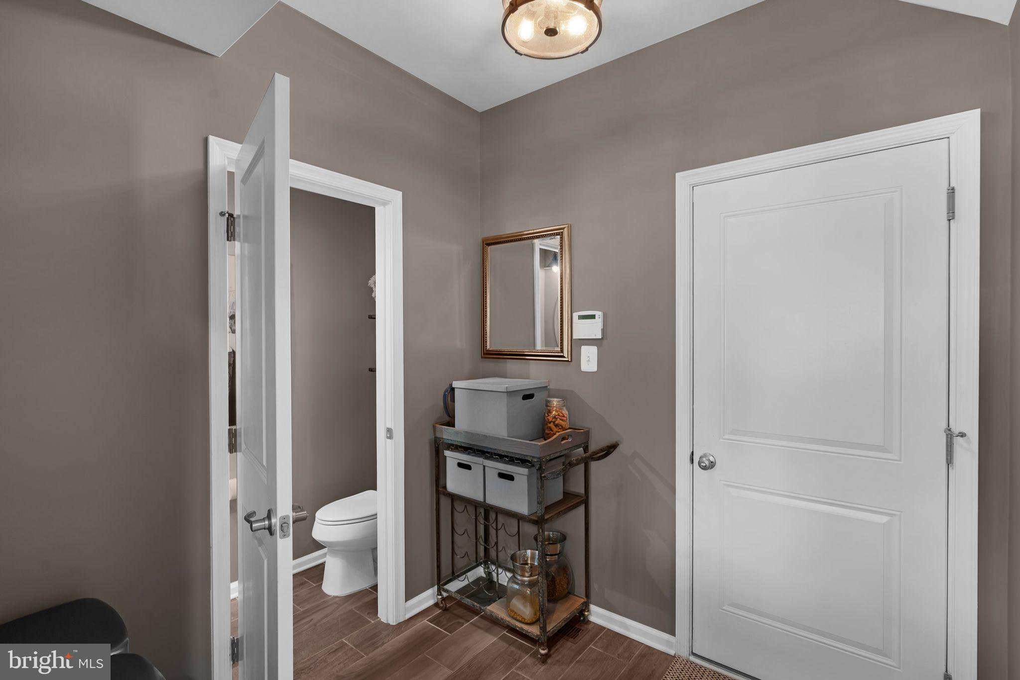 CREEKSIDE VILLAGE AT TANYARD SPRINGS - Residential Lease