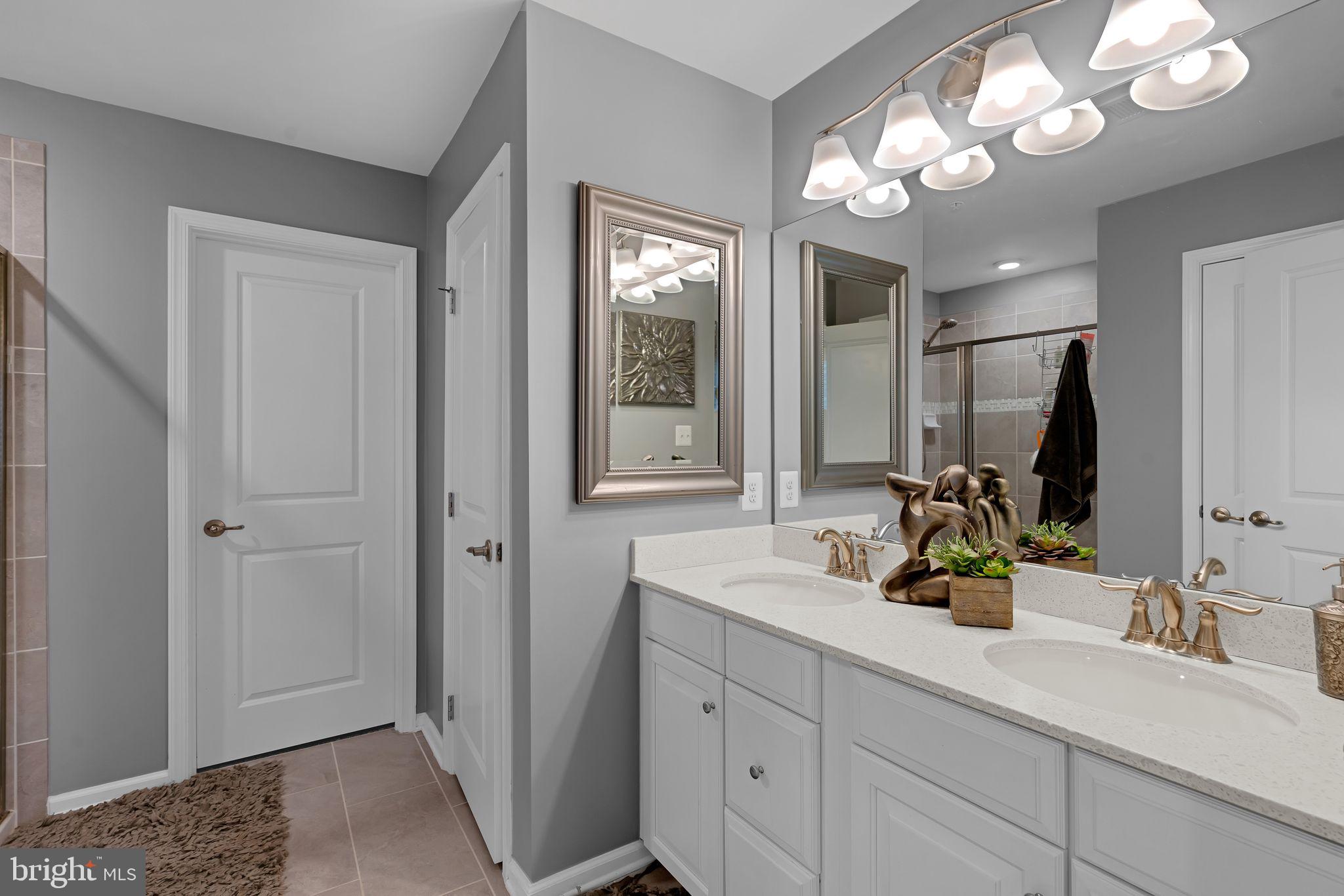 CREEKSIDE VILLAGE AT TANYARD SPRINGS - Residential Lease