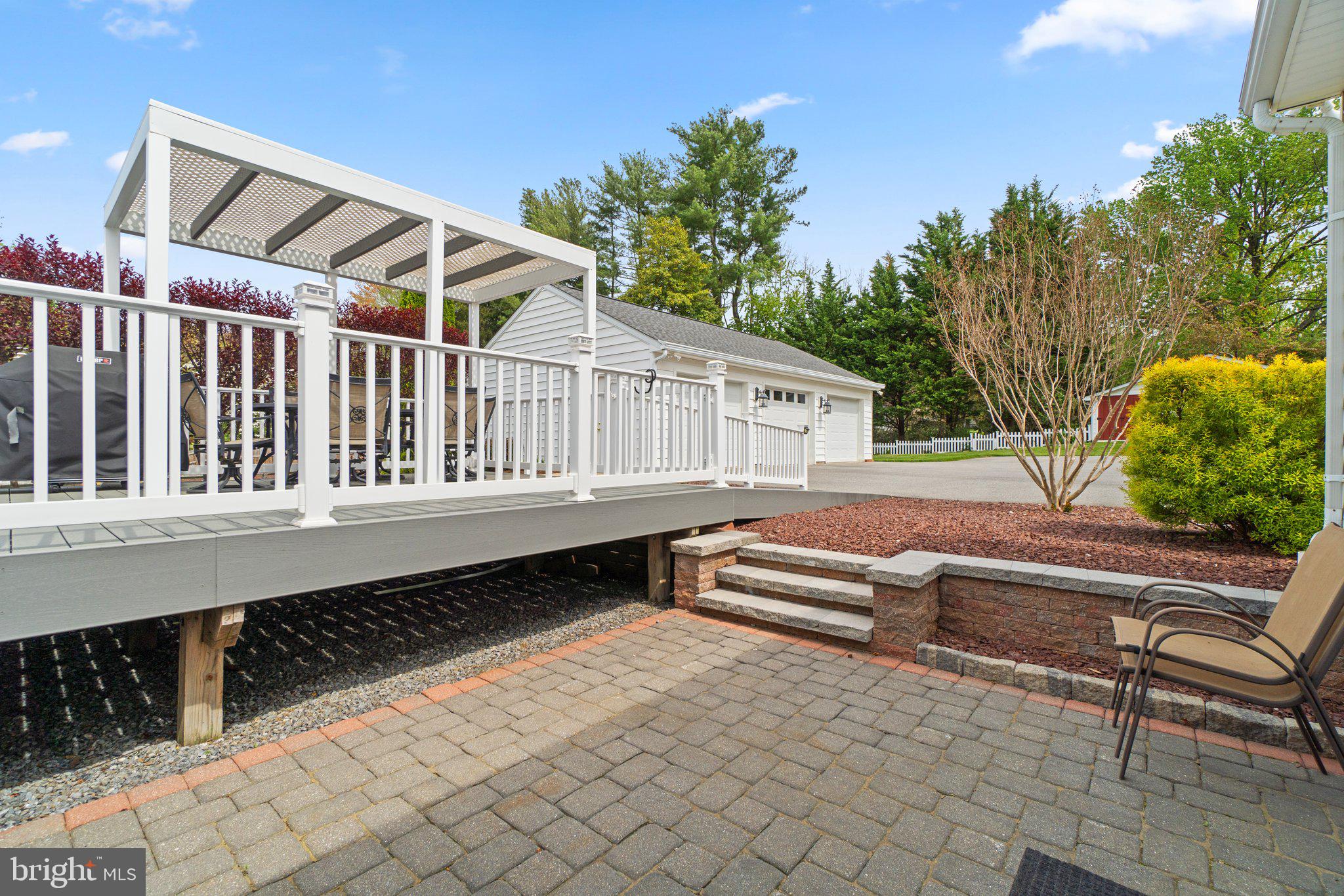 612 LYNN WAY