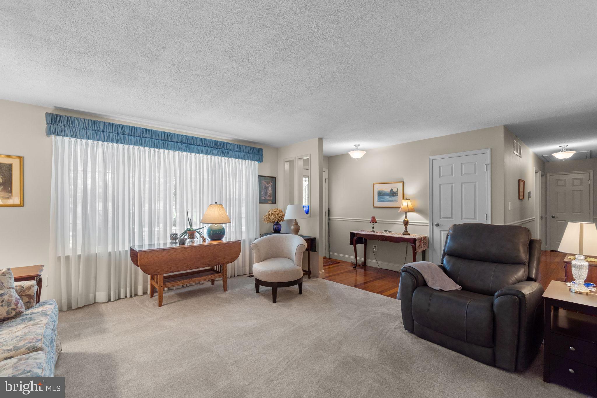 612 LYNN WAY