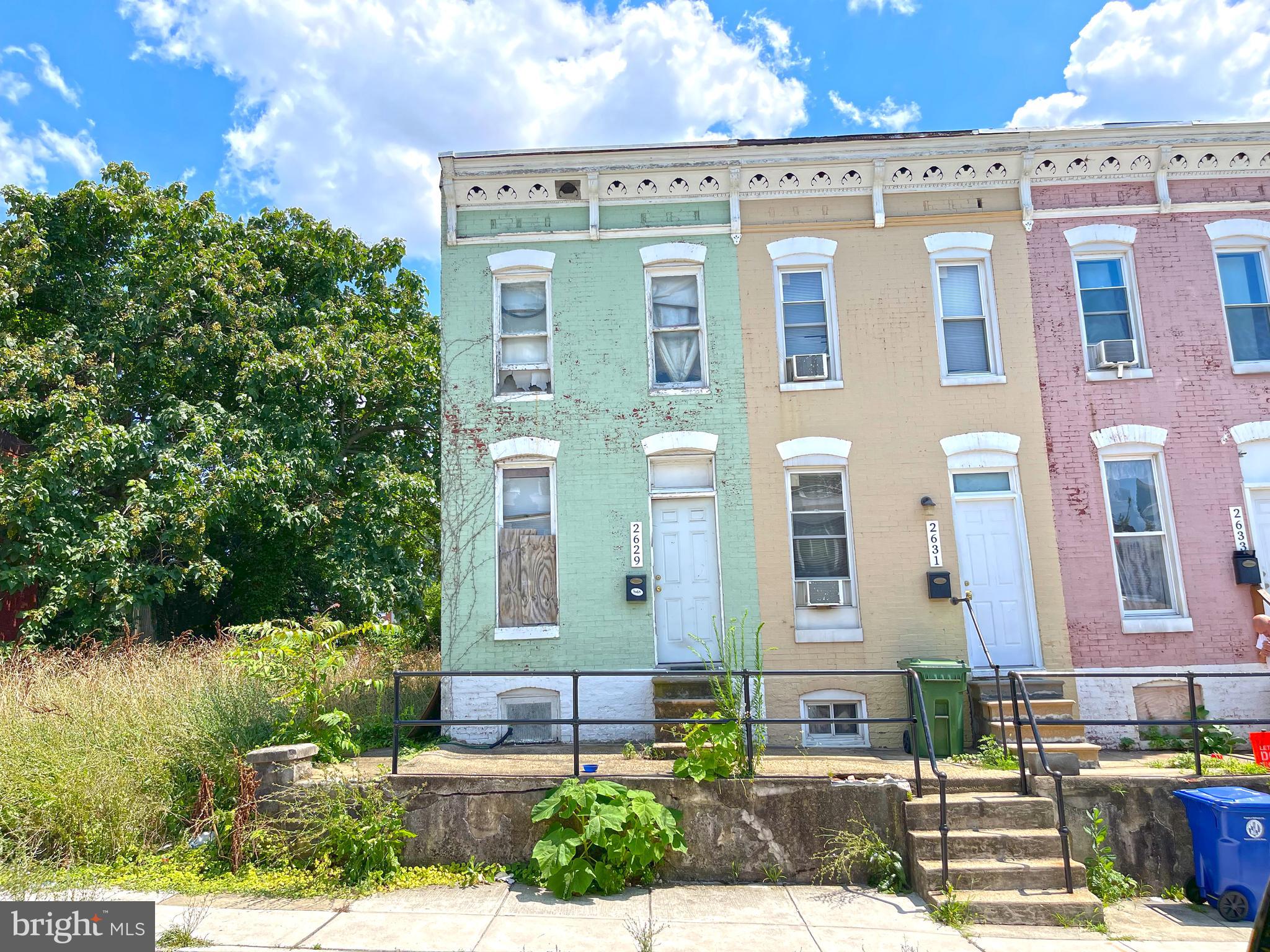 ONLINE AUCTION: Bidding begins 8/09/2022 @ 10:00 PM. Bidding ends 8/11/2022 @ 12:10 PM. List Price is Suggested Opening Bid. Deposit: $5,000. For full Terms and Conditions contact the auctioneer's office.
Foreclosure | Near Carroll Park
2 Story Townhome located in the Millhill area.
BLOCKS to Westside Shopping Center.
Close to Carroll Park, and Carroll Park Golf Course.
Convenient Access to Major Traffic Artery Wilkens Ave.