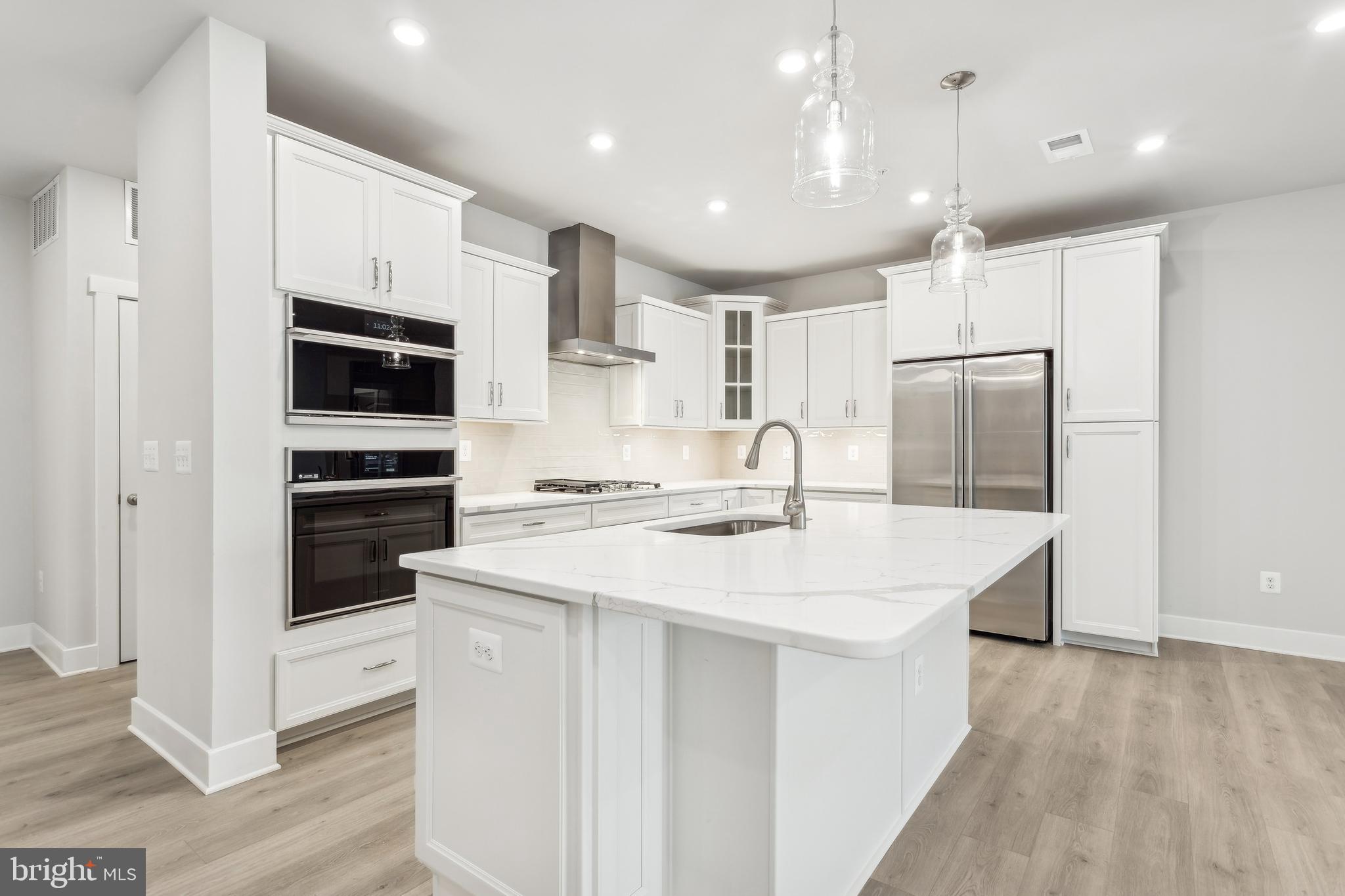 FOUR SEASONS AT KENT ISLAND - Residential