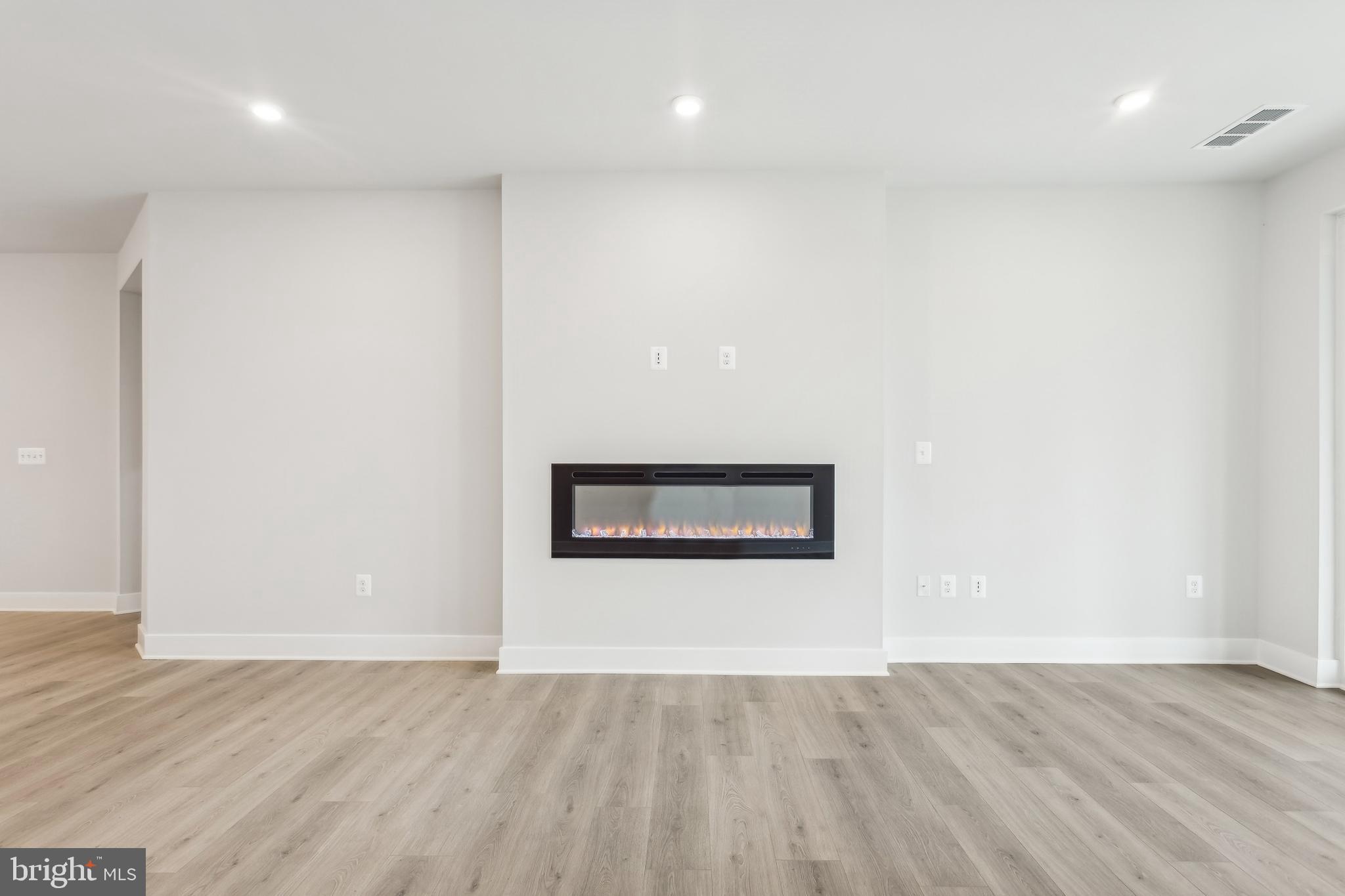 FOUR SEASONS AT KENT ISLAND - Residential