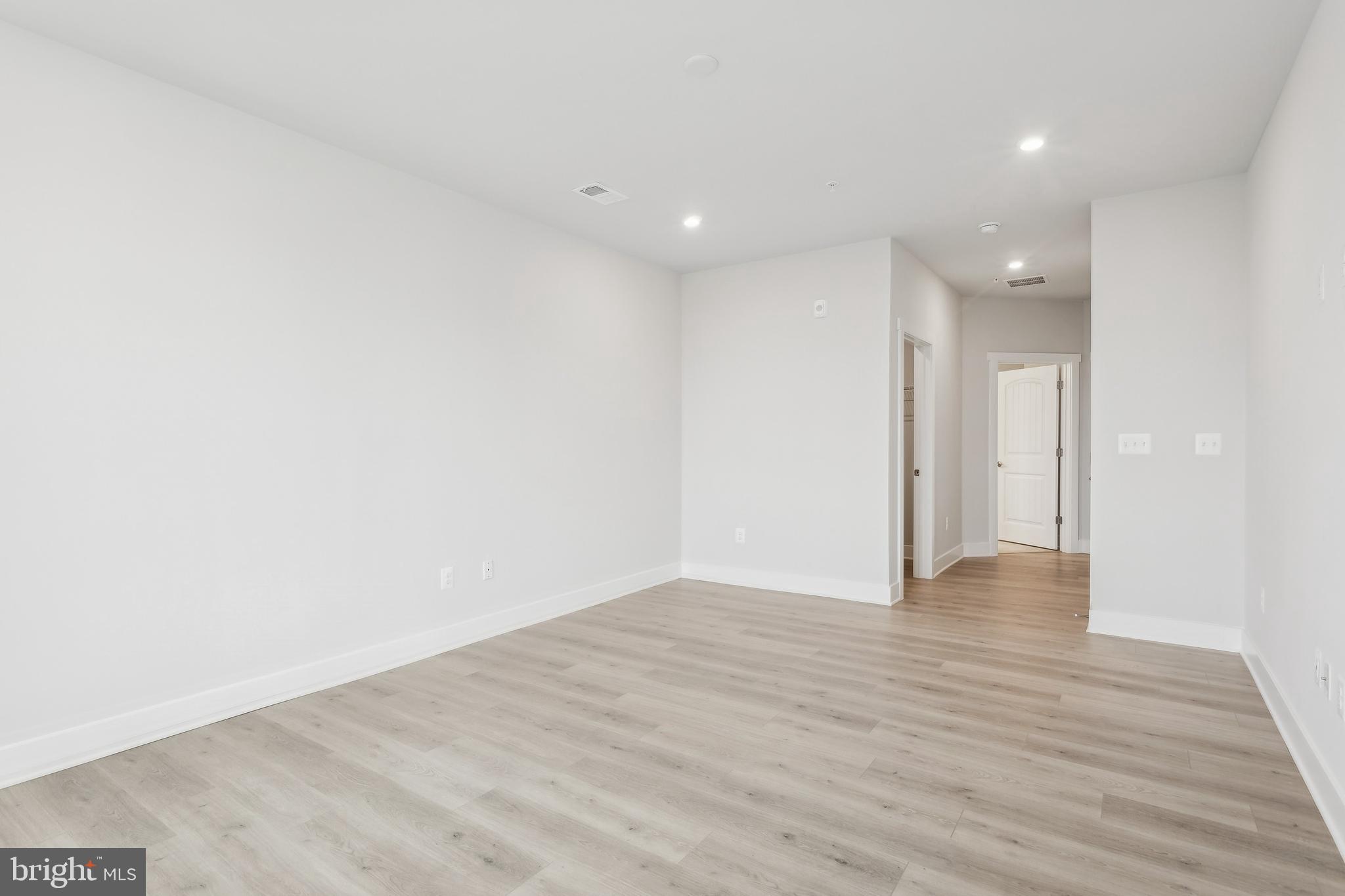 FOUR SEASONS AT KENT ISLAND - Residential