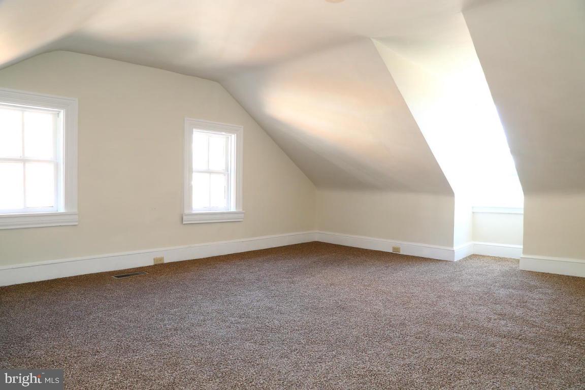 LANCASTER - Residential